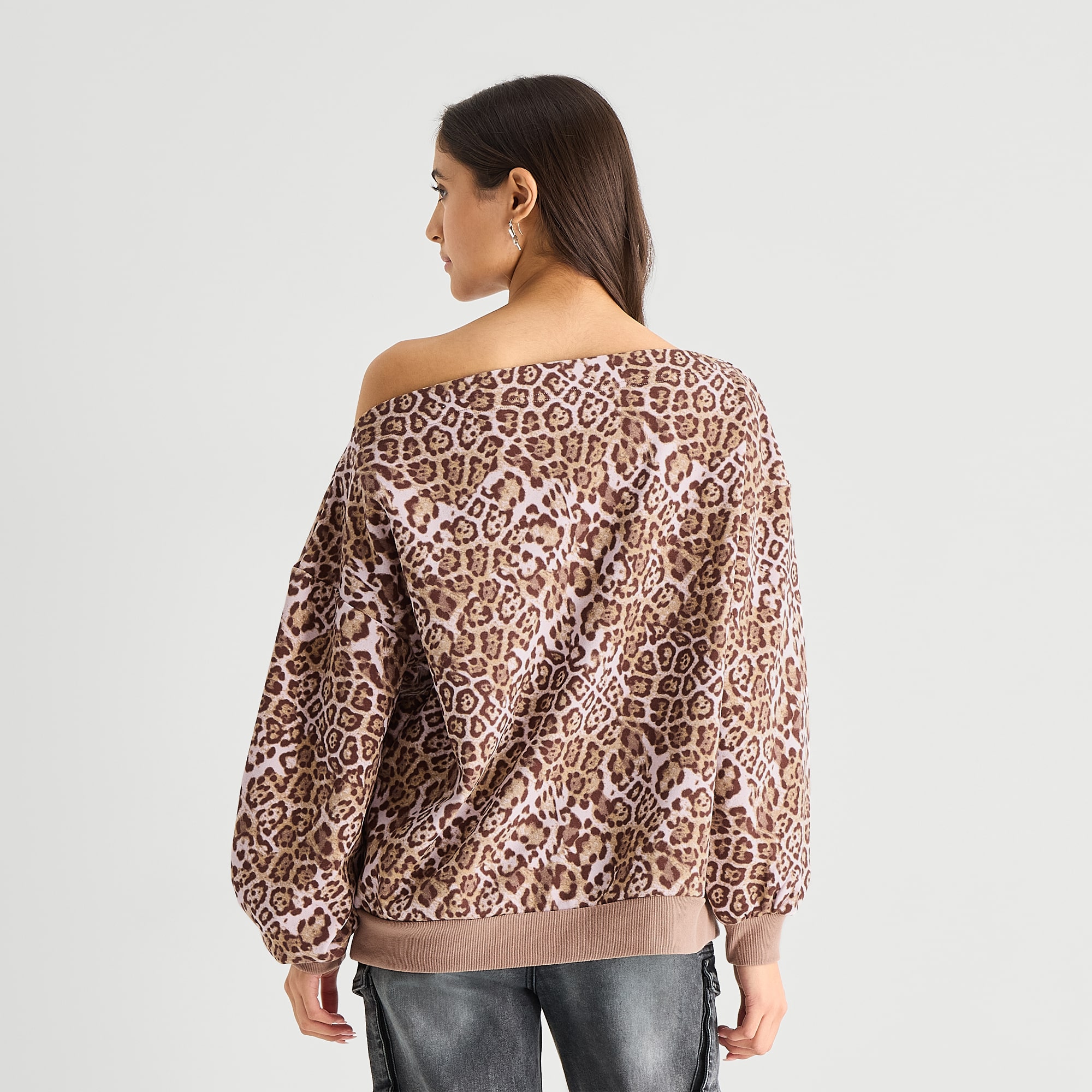 Forever 21 Womens Juniors Asymmetrical Neck Long Sleeve Sweatshirt
