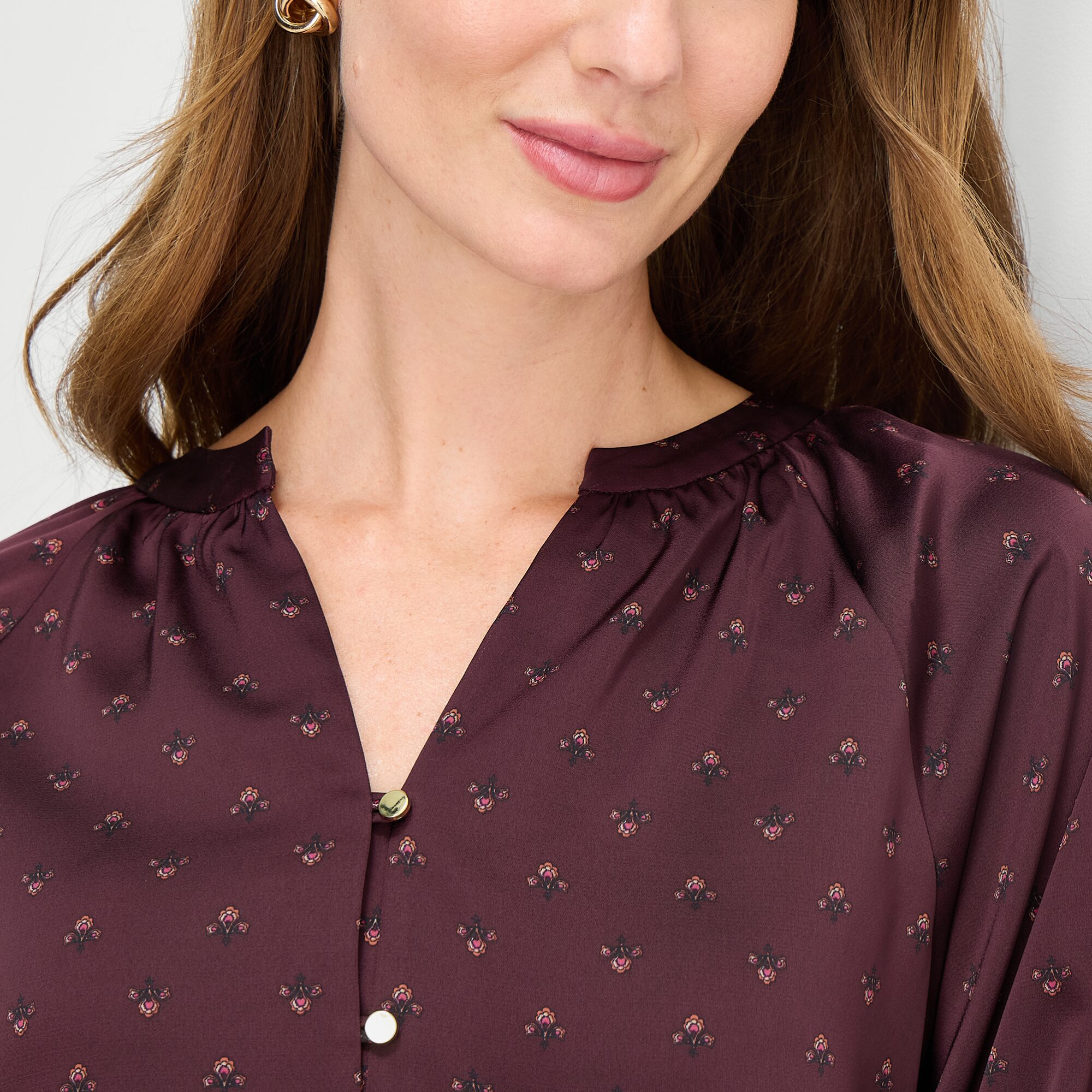 Liz Claiborne Womens Split Crew Neck Long Sleeve Satin Ruffled Blouse