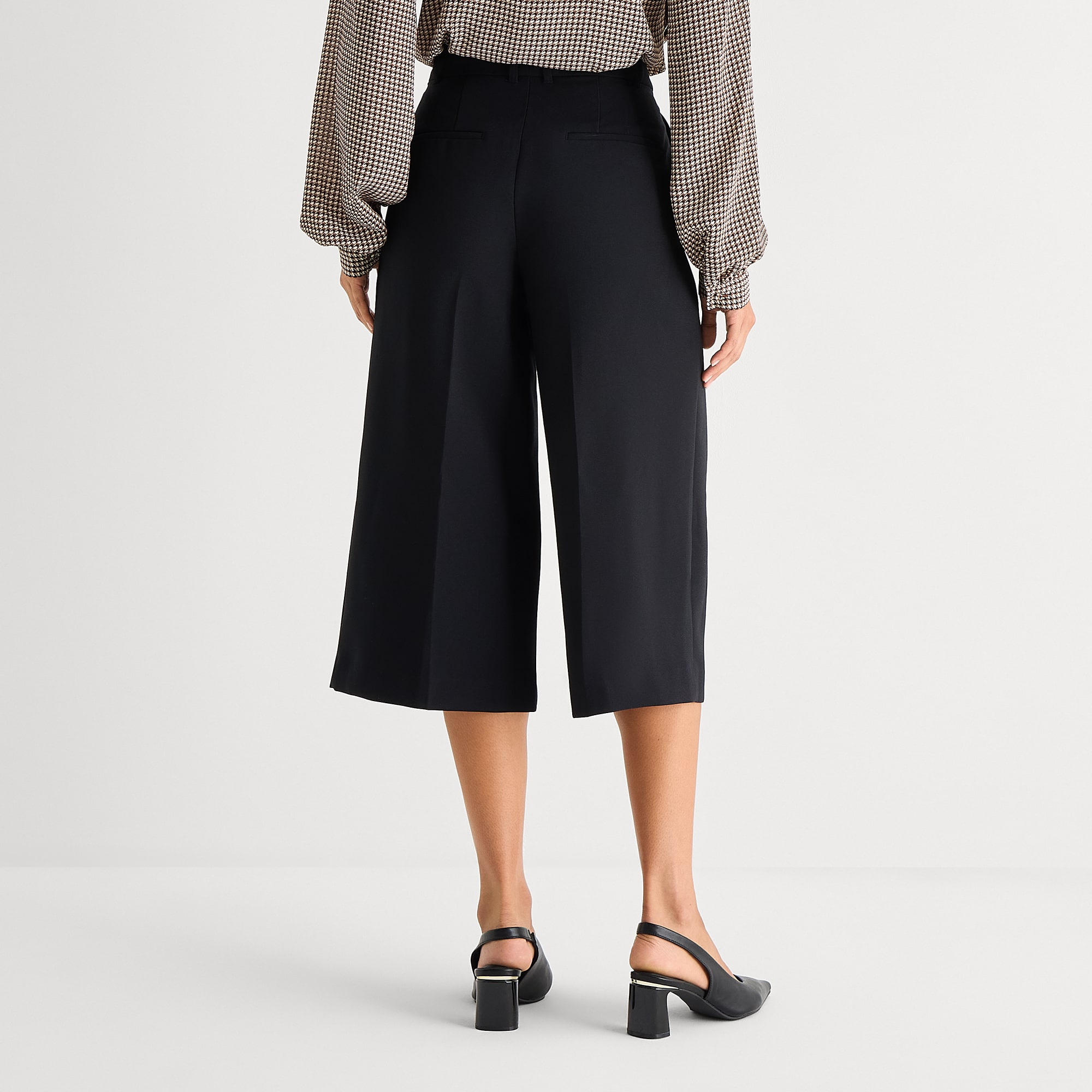 Worthington Womens 19 1/4" High Rise Bermuda Short