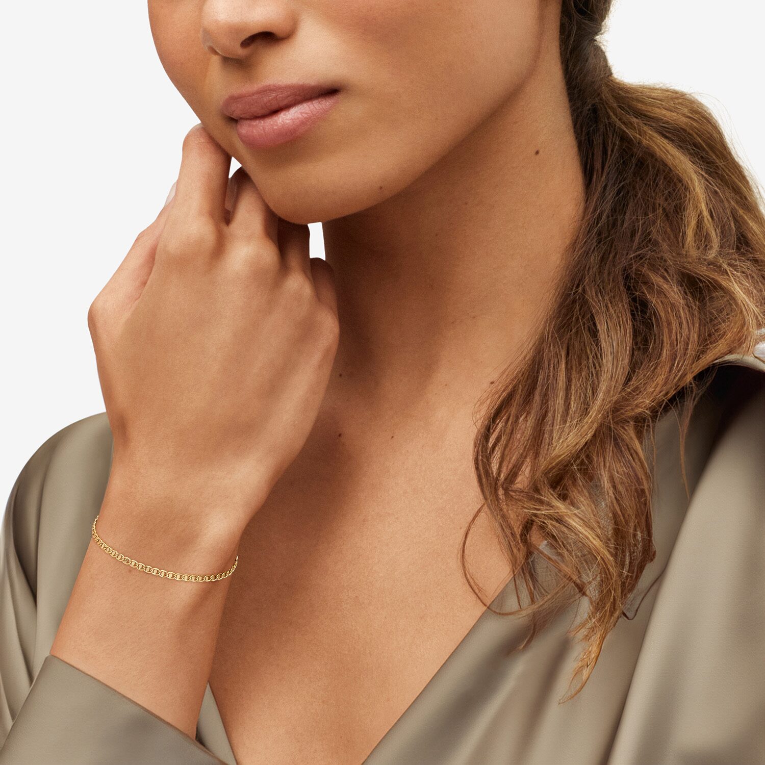 Womens 14K Gold 7.5 Inch Hollow Chain Bracelet