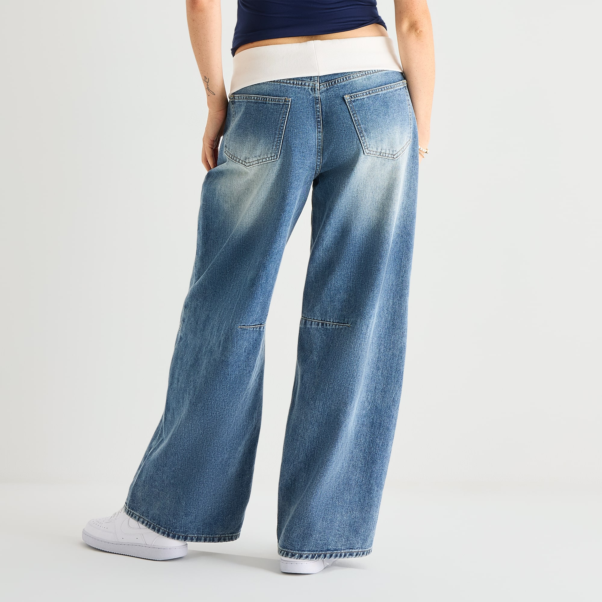 Forever 21 Womens Juniors Mid Rise Loose Fit Jean