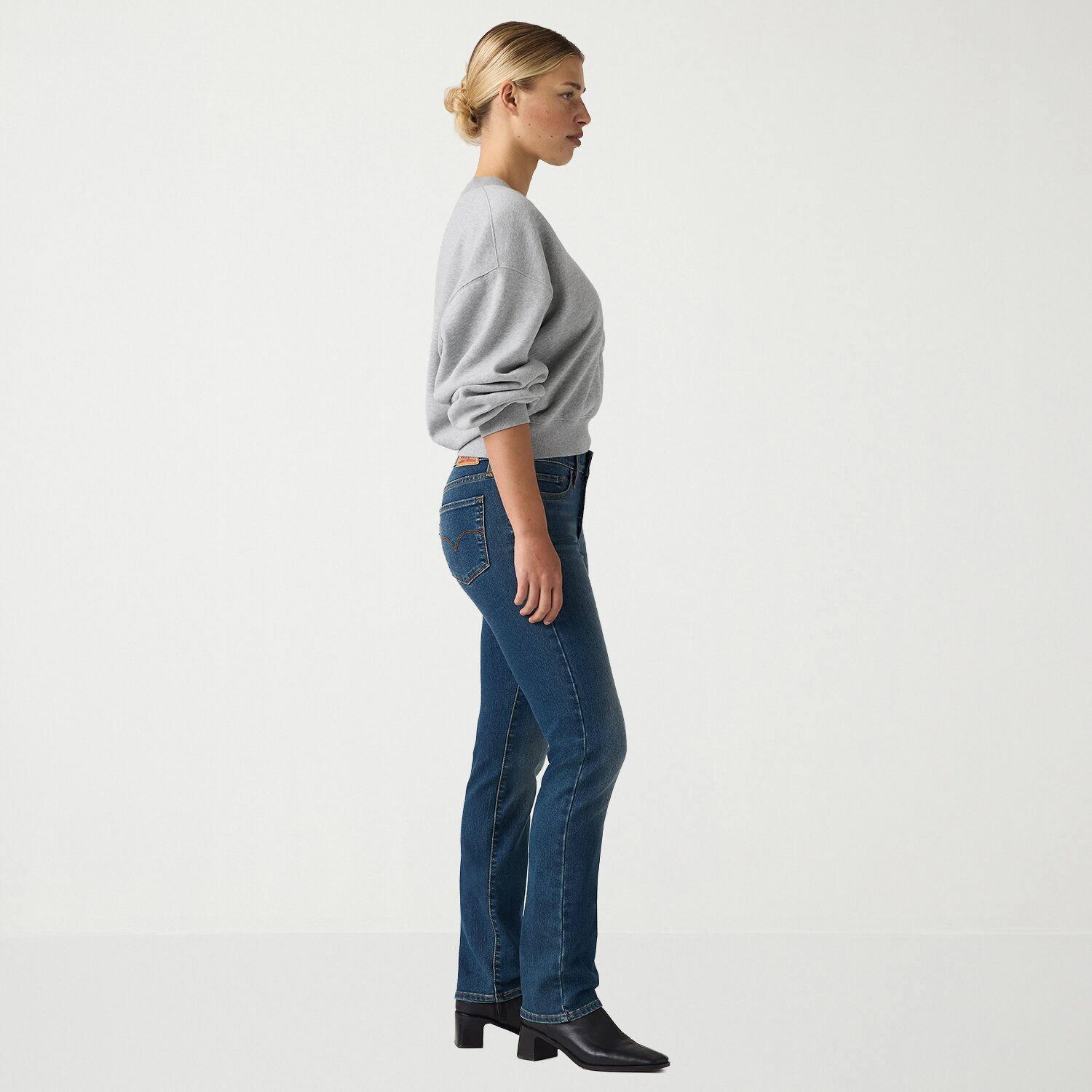 Levi's® Women's Mid Rise 314™ Shaping Staight Jeans