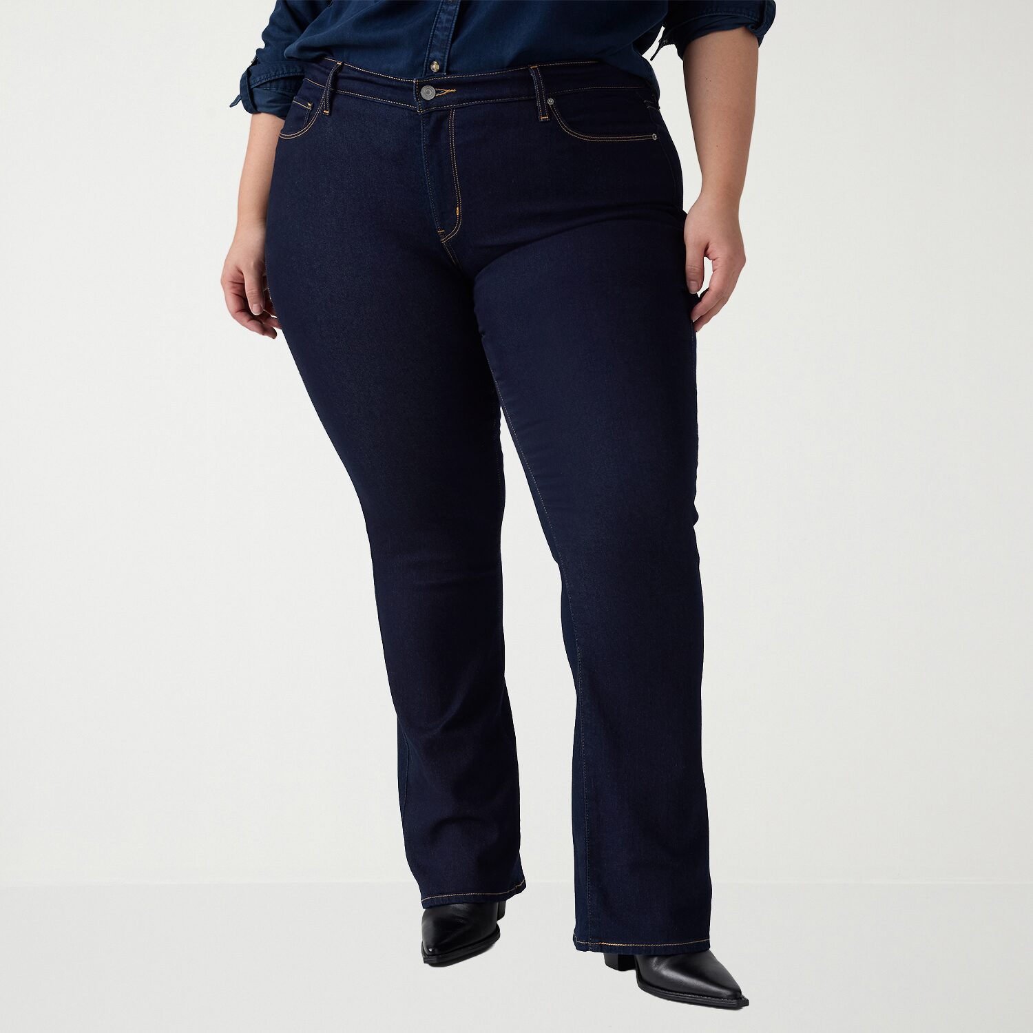 Levi's® Womens Plus Mid Rise Classic Bootcut Jean