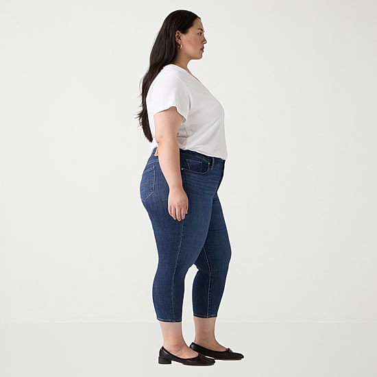 Levi's® Shaping Womens Plus Stretch Fabric Slim Mid Rise Capri Pant