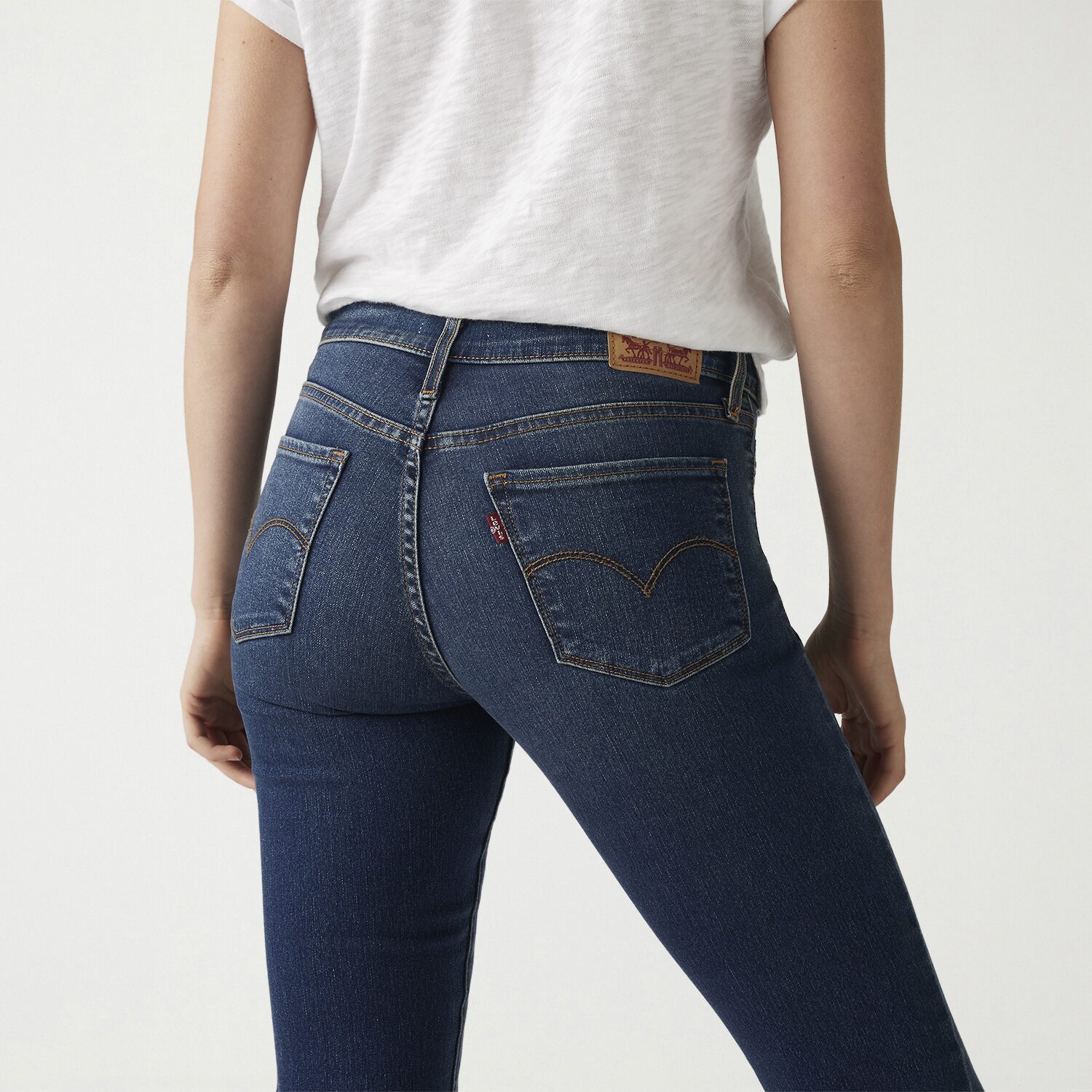 Levi's® Women's Mid Rise 314™ Shaping Staight Jeans