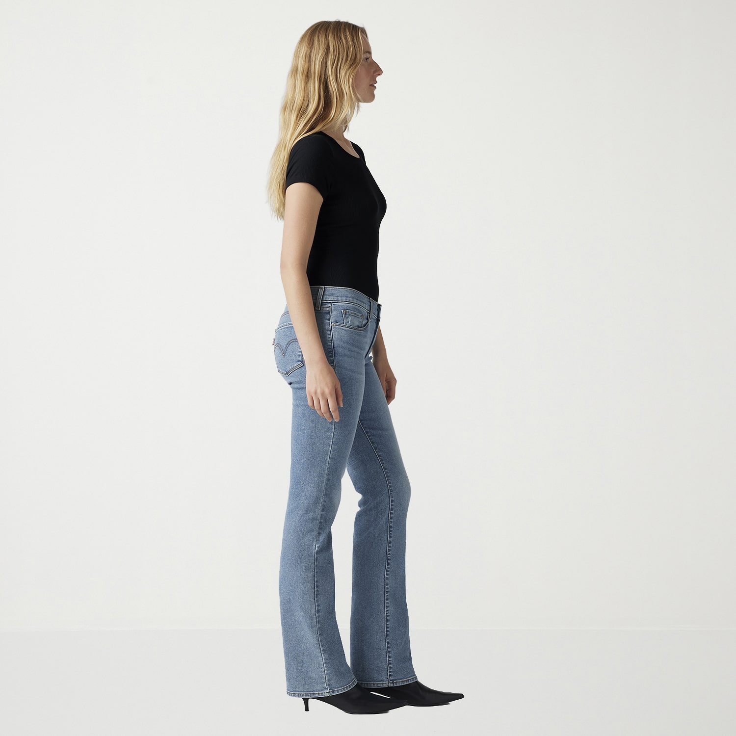 Levi's® Womens Mid Rise Stretch Fabric Relaxed Fit Bootcut Jean