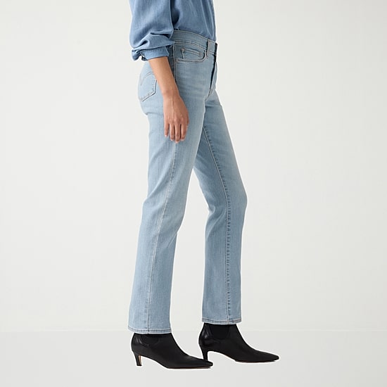 Levi's® Womens Mid Rise Classic Straight Jean