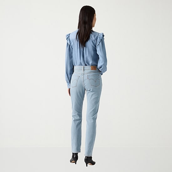 Levi's® Womens Mid Rise Classic Straight Jean