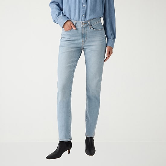 Levi's® Womens Mid Rise Classic Straight Jean