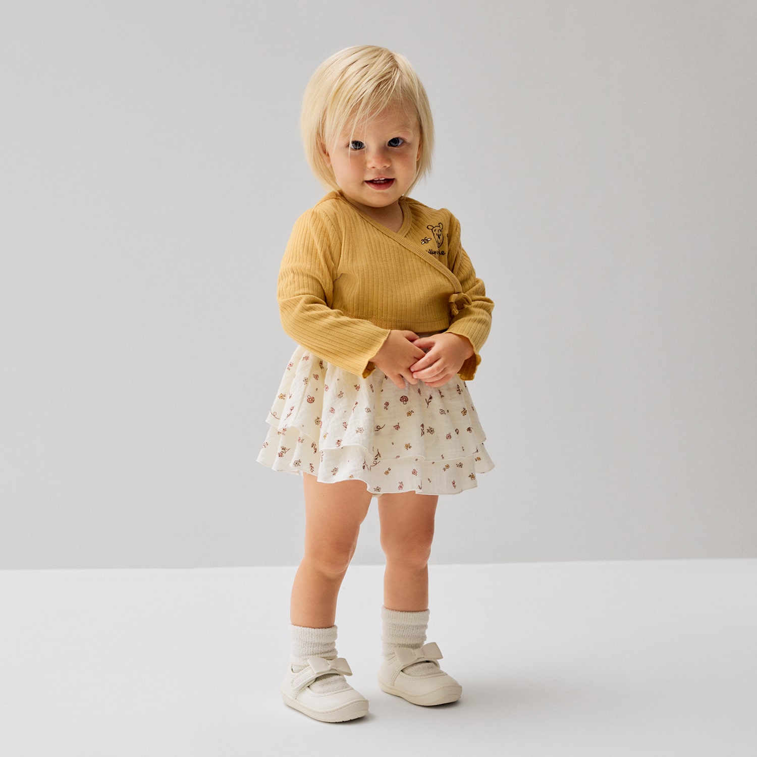 Baby Girls 3-pc. Crew Neck Short Sleeve Winnie The Pooh Bodysuit Set