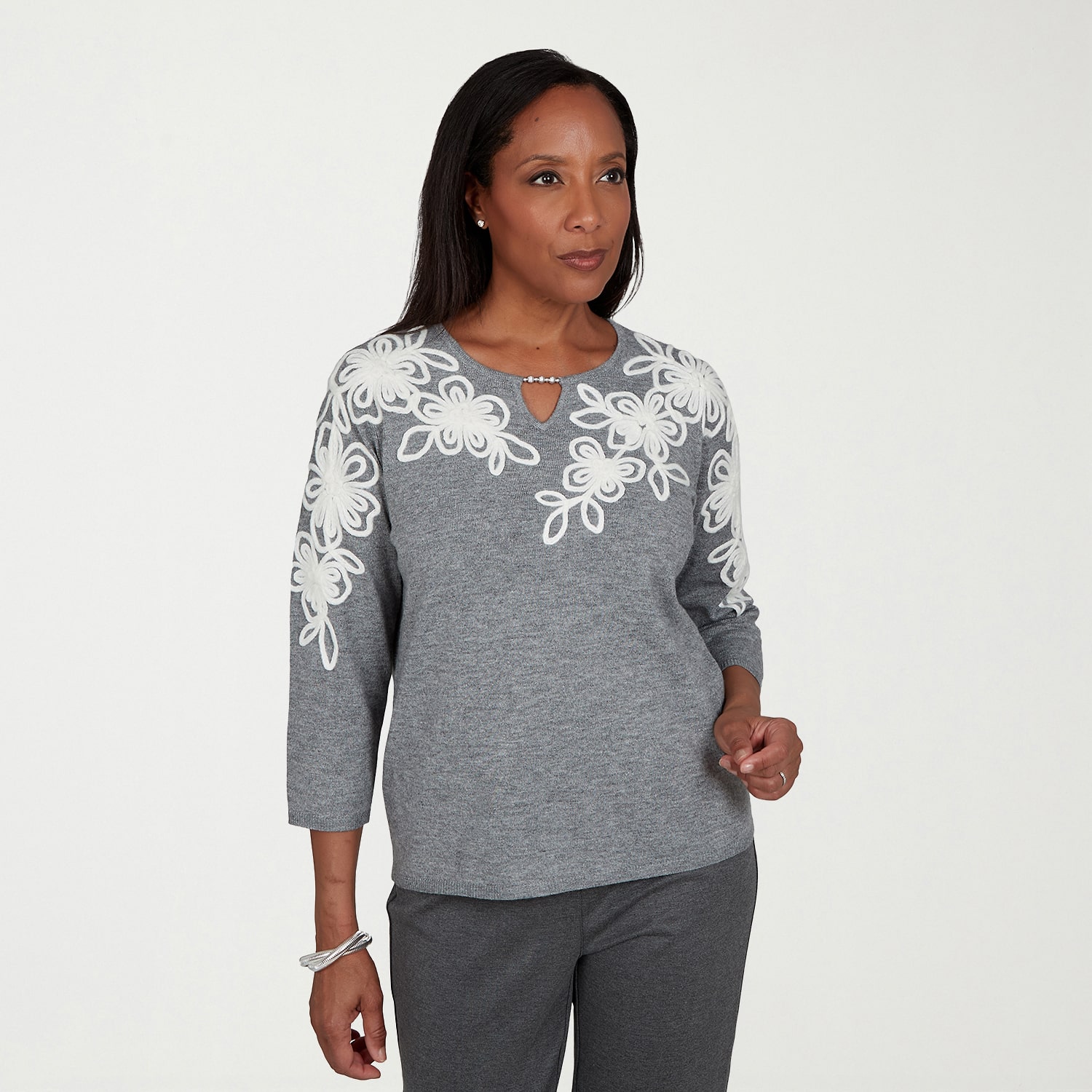 Alfred Dunner Regent Street Womens Split Crew Neck 3/4 Sleeve Floral Pullover Sweater