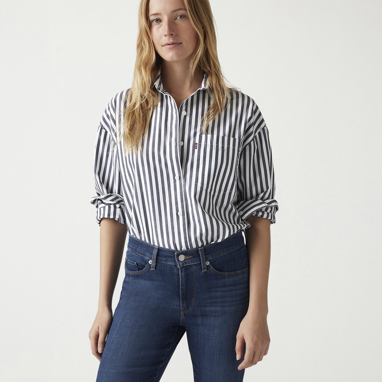 Levi's® Womens Mid Rise Classic Straight Jean