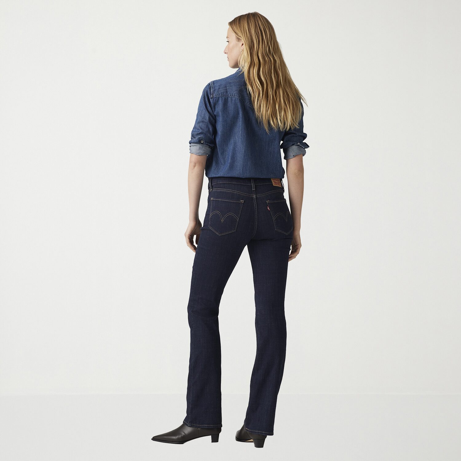 Levi's® Womens Mid Rise Stretch Fabric Relaxed Fit Bootcut Jean