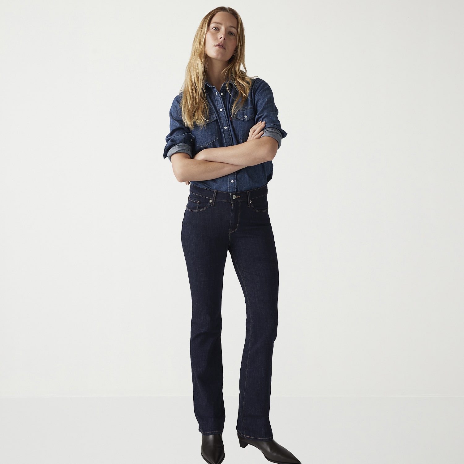 Levi's® Womens Mid Rise Stretch Fabric Relaxed Fit Bootcut Jean