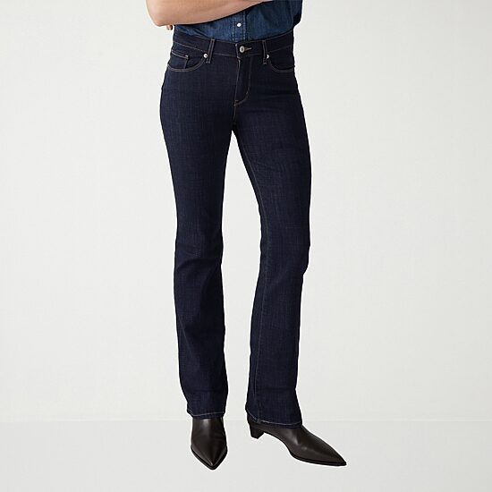 Levi's® Womens Mid Rise Stretch Fabric Relaxed Fit Bootcut Jean