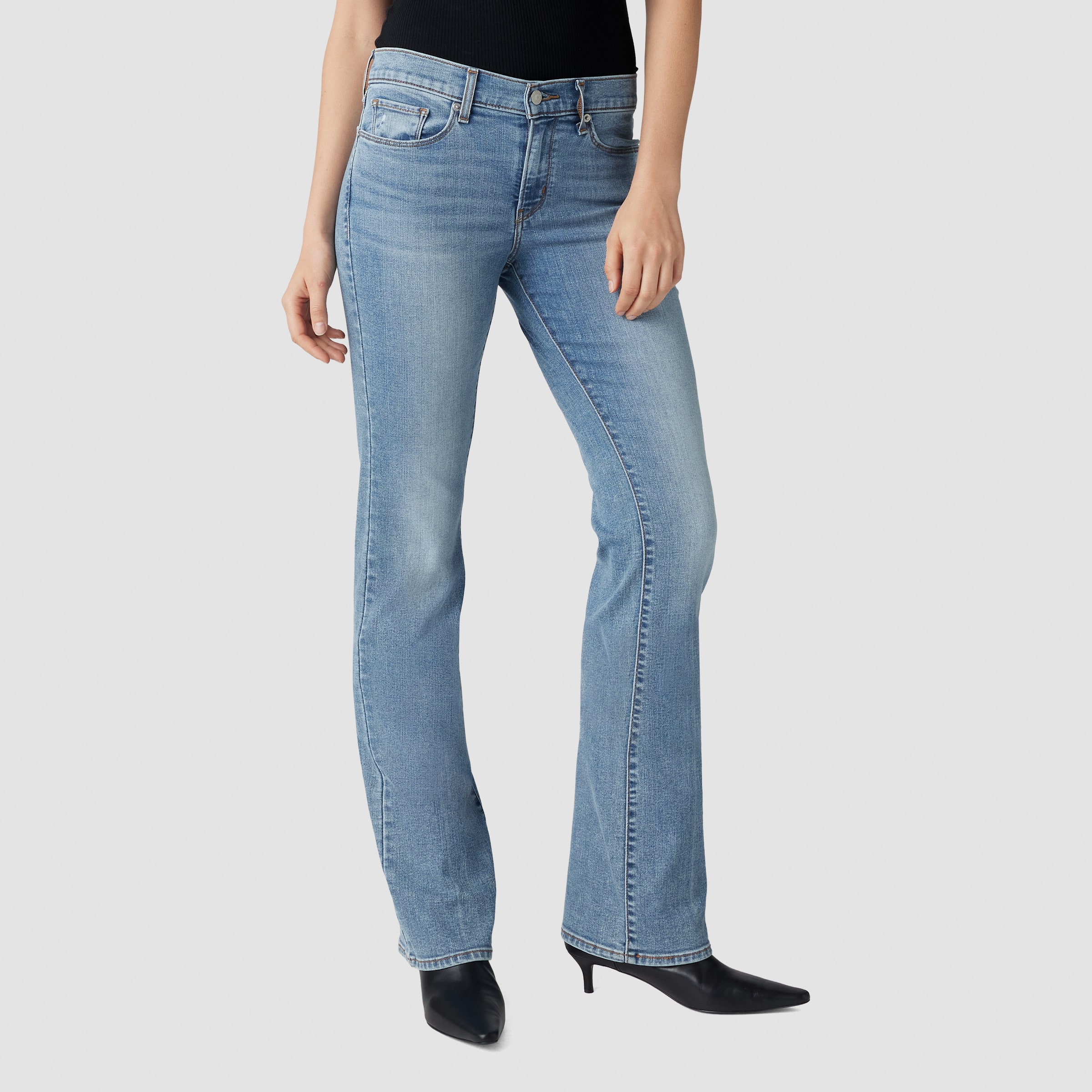 Levi's® Womens Mid Rise Stretch Fabric Relaxed Fit Bootcut Jean