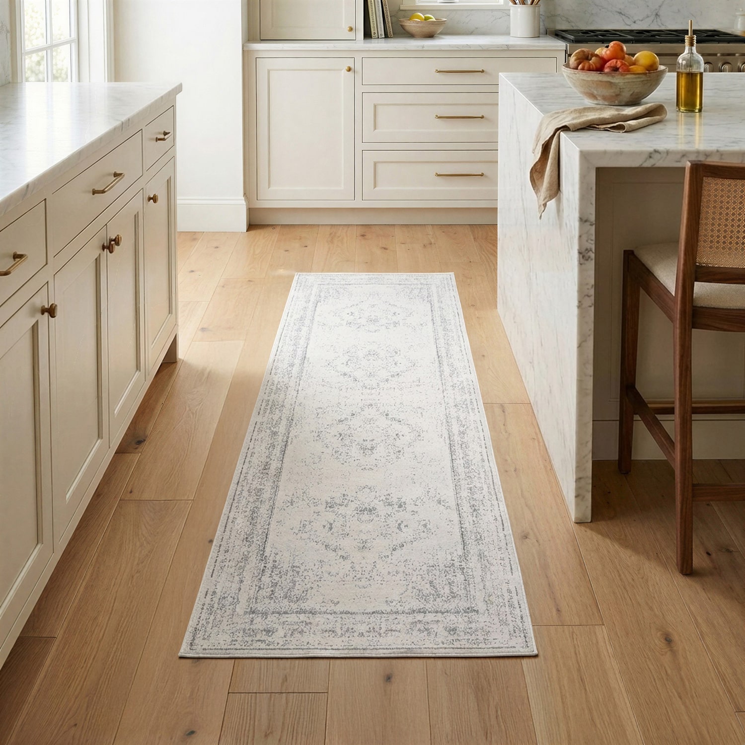 LR Home Axel Medallion Indoor Rectangular Accent Rug