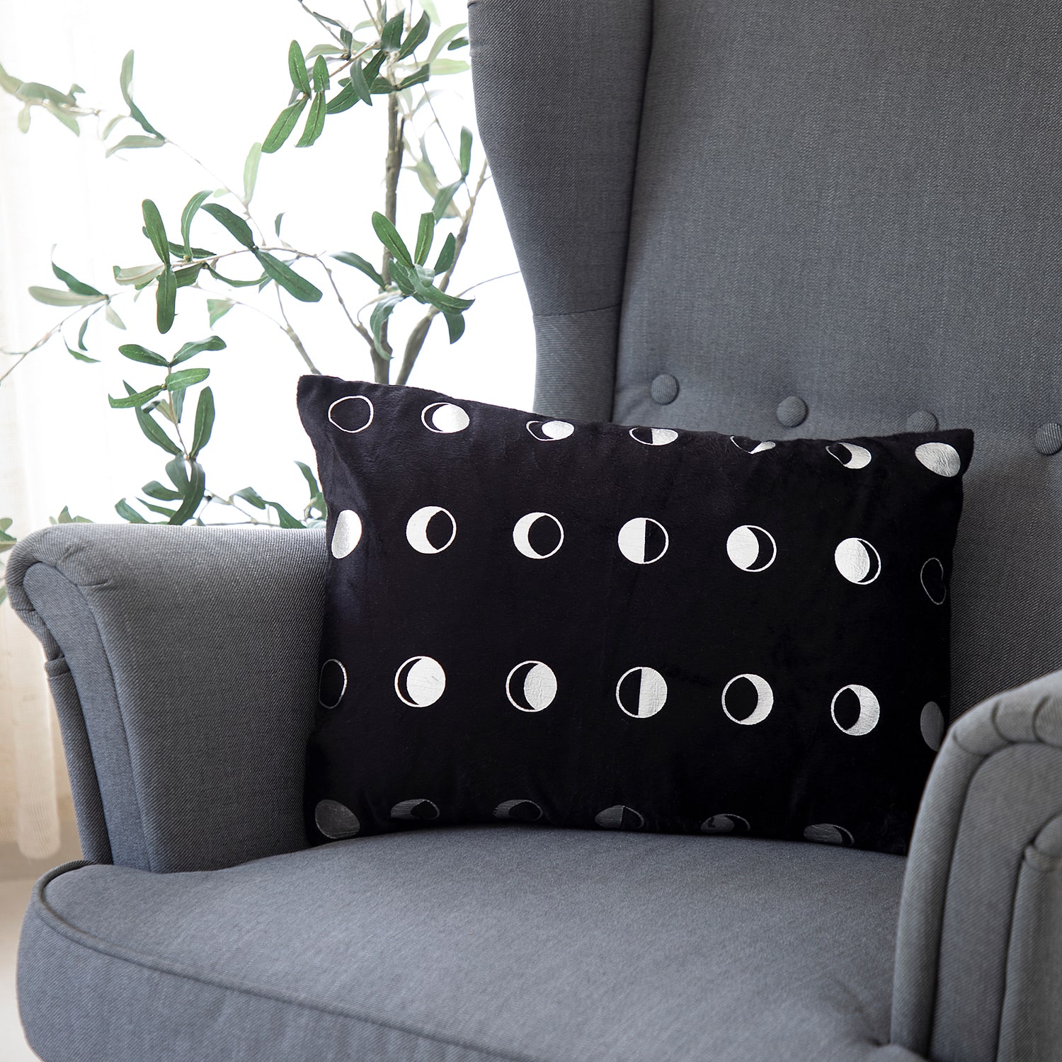 LR Home Emmy Modern Rectangular Throw Pillow