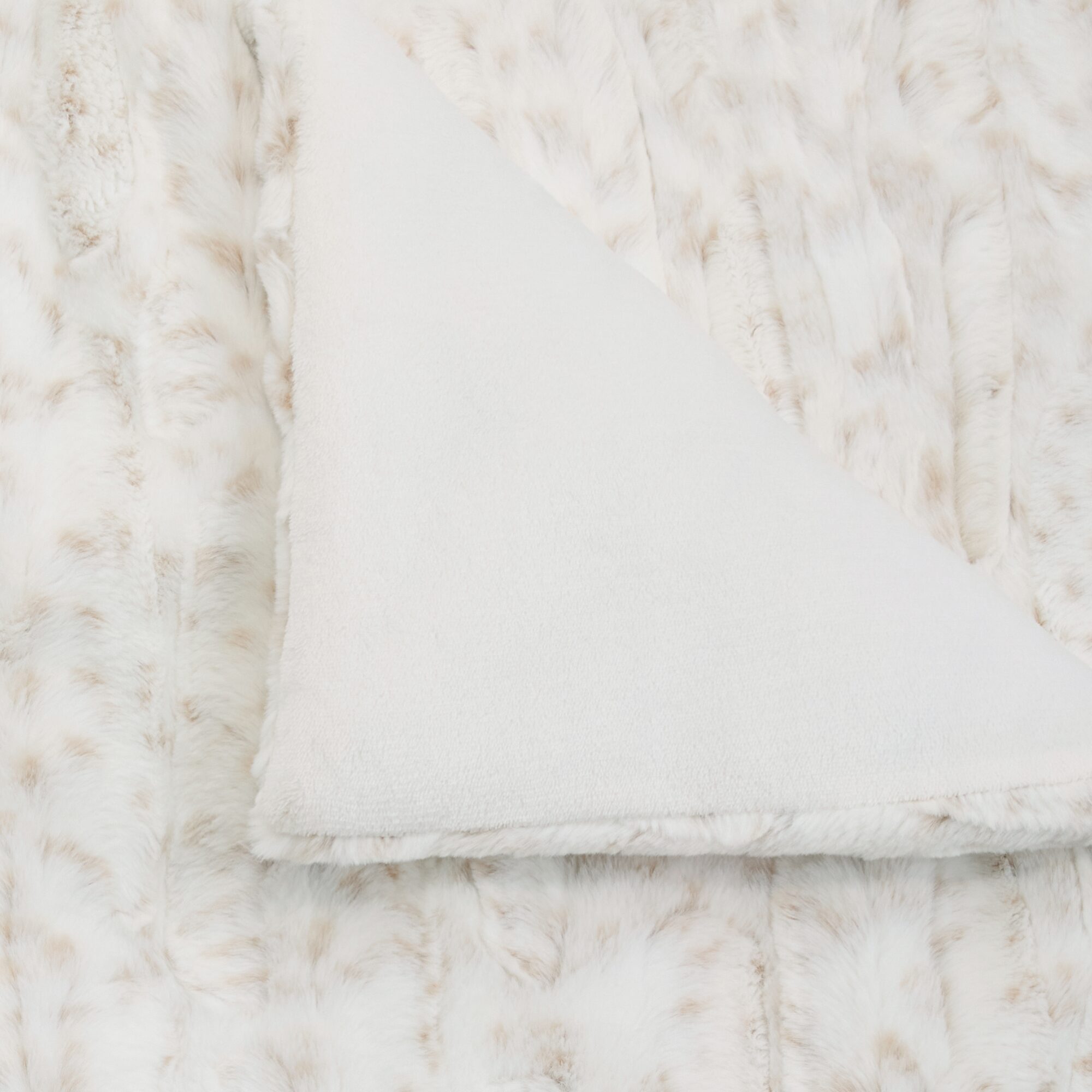 North Pole Trading Co. Faux Fur Snow Leopard Comforter