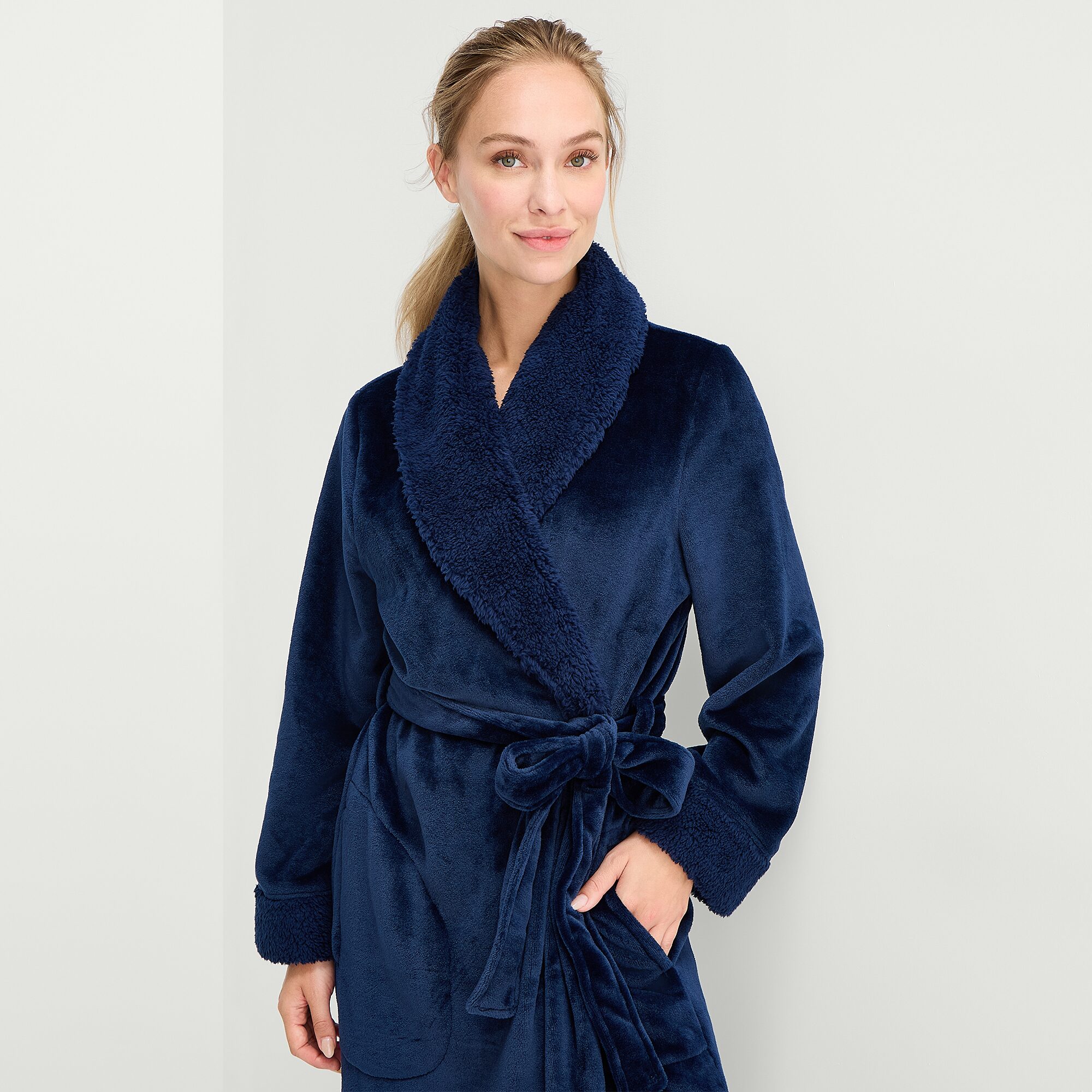 Liz Claiborne Womens Fleece Long Sleeve Mid Length Robe