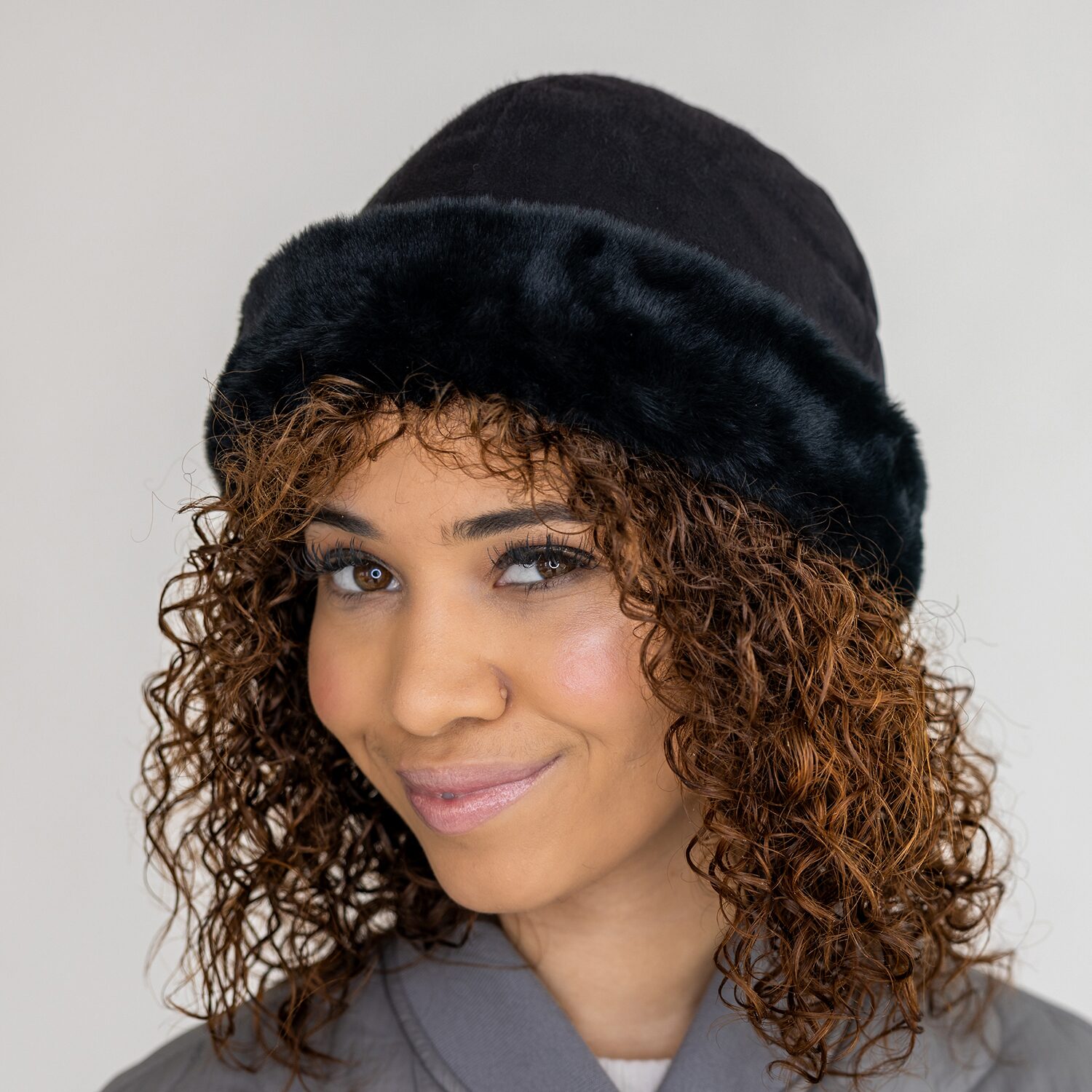 Isotoner Microsuede W/Fur Mens Beanie