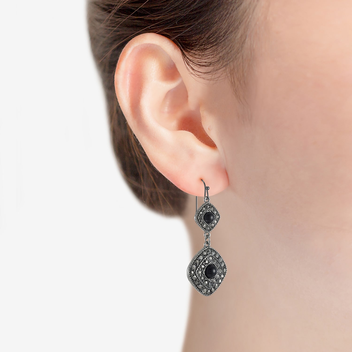 Liz Claiborne Womens Glass Drop Earrings