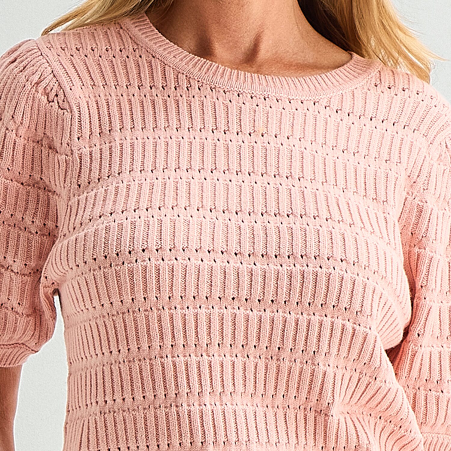 Liz Claiborne Womens Round Neck Short Sleeve Pullover Sweater