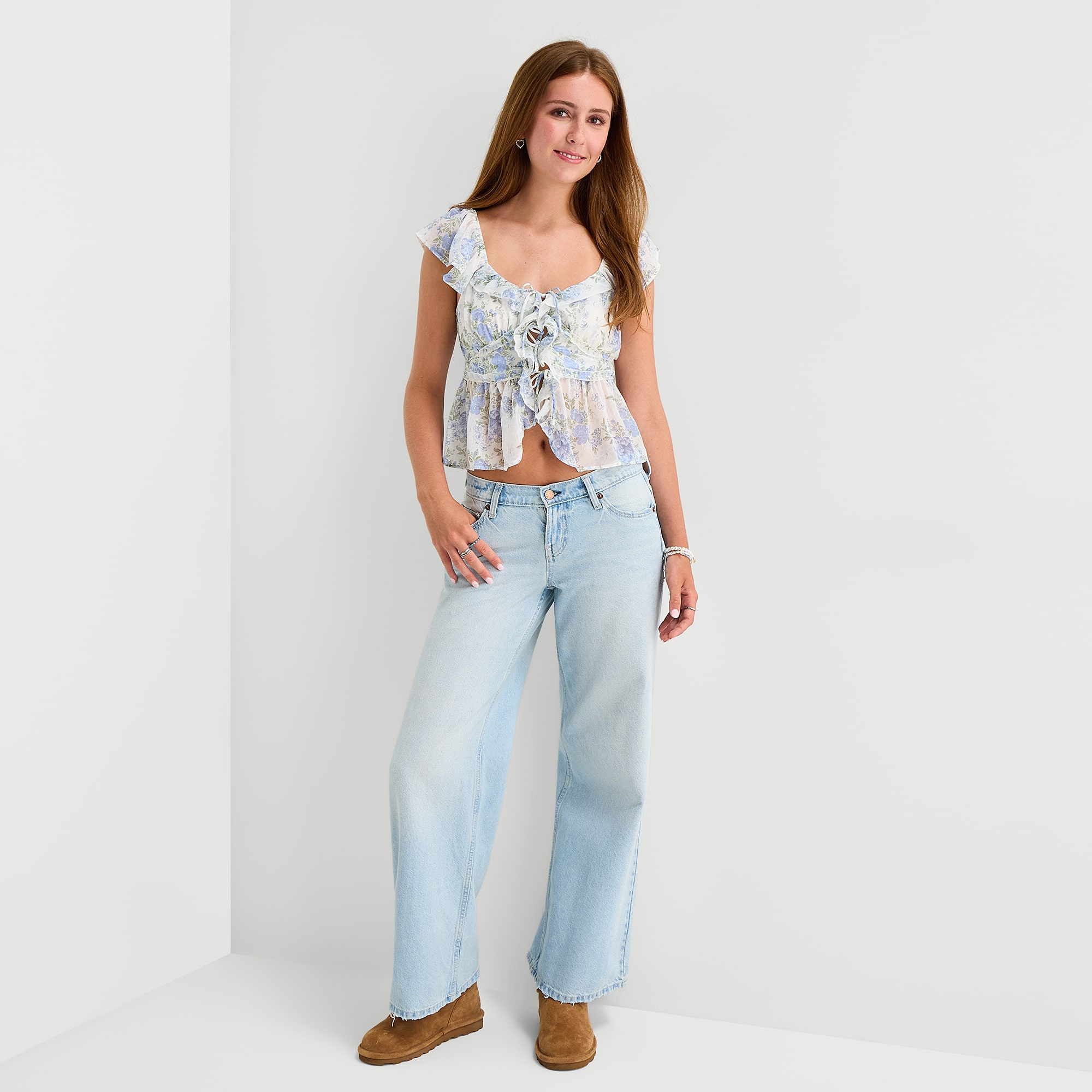 Arizona Womens Juniors V Neck Short Sleeve Blouse