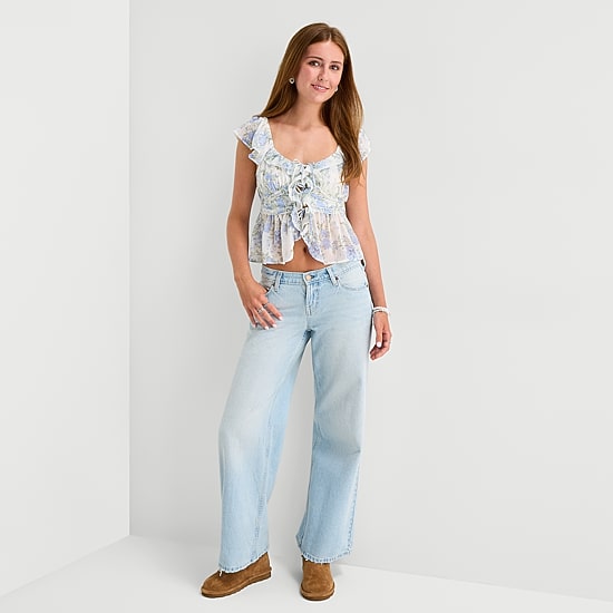 Arizona Womens Juniors V Neck Short Sleeve Blouse
