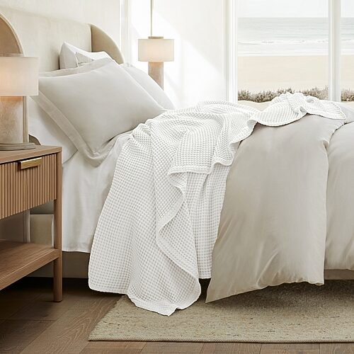 Casual Comfort Cotton Waffle Midweight Bed Blanket, One Size, White