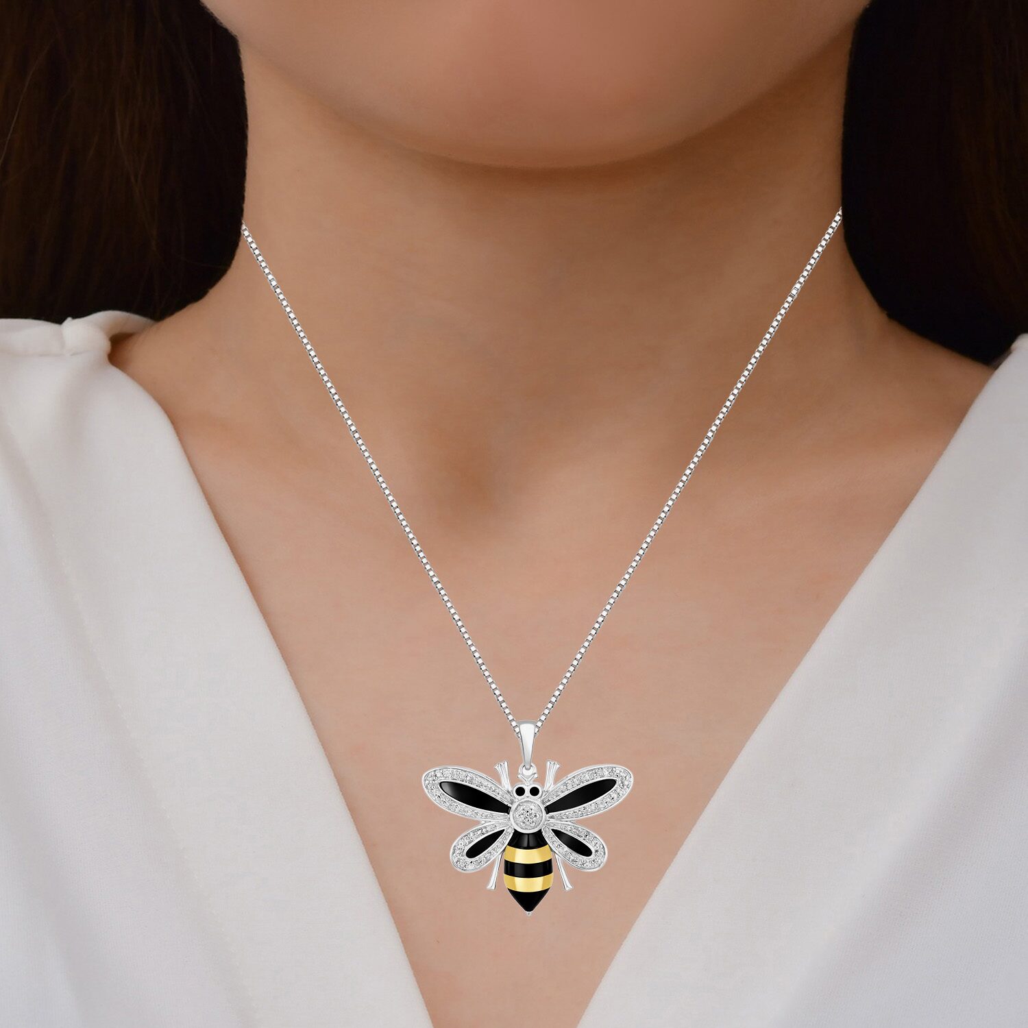1/10 CT.T.W. Natural Diamond Bee Pendant Necklace