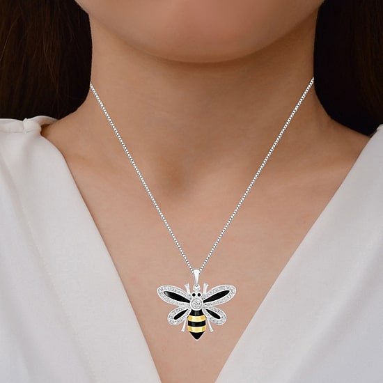 1/10 CT.T.W. Natural Diamond Bee Pendant Necklace