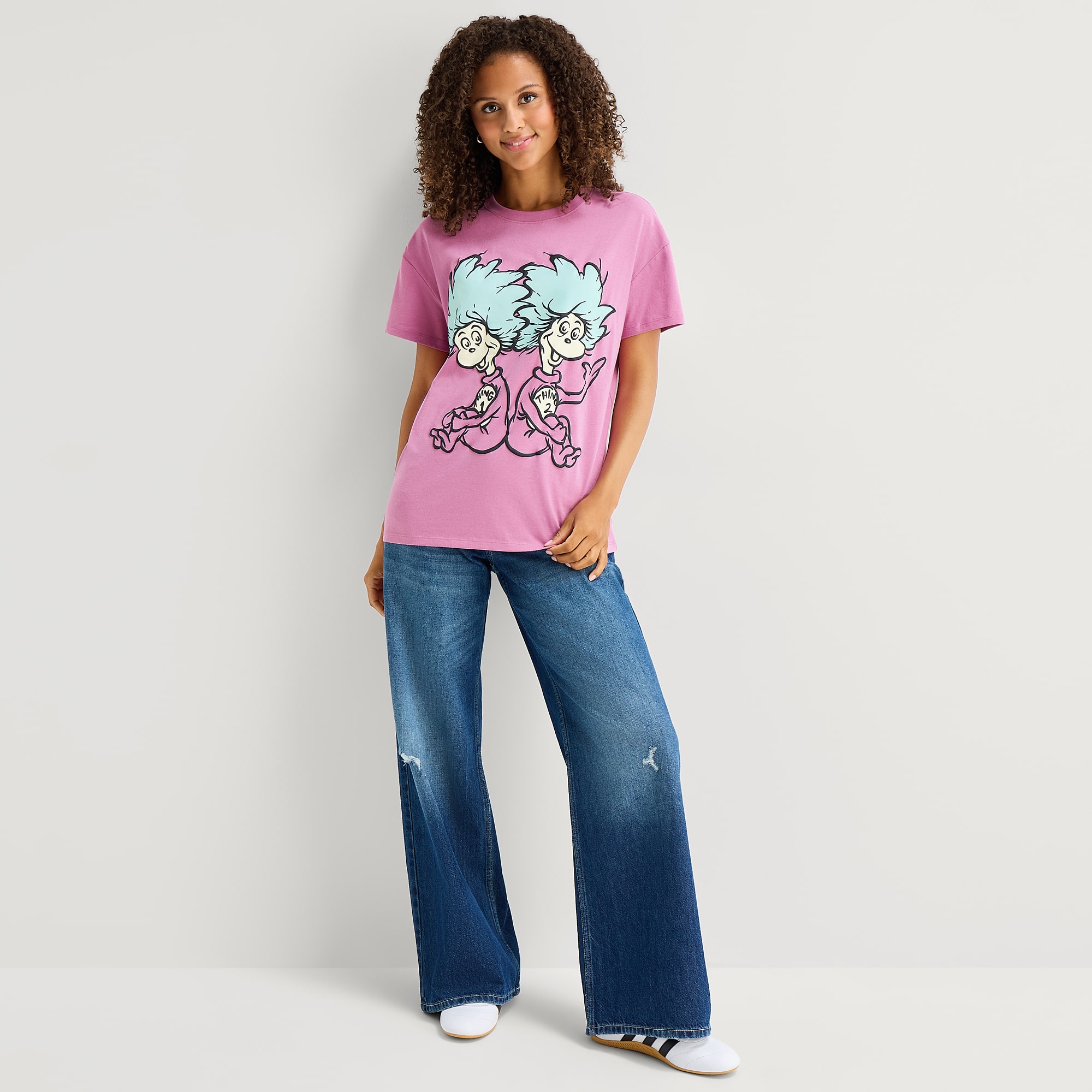 Things Boyfriend Tee Womens Juniors Crew Neck Short Sleeve Regular Fit Dr. Seuss Graphic T-Shirt