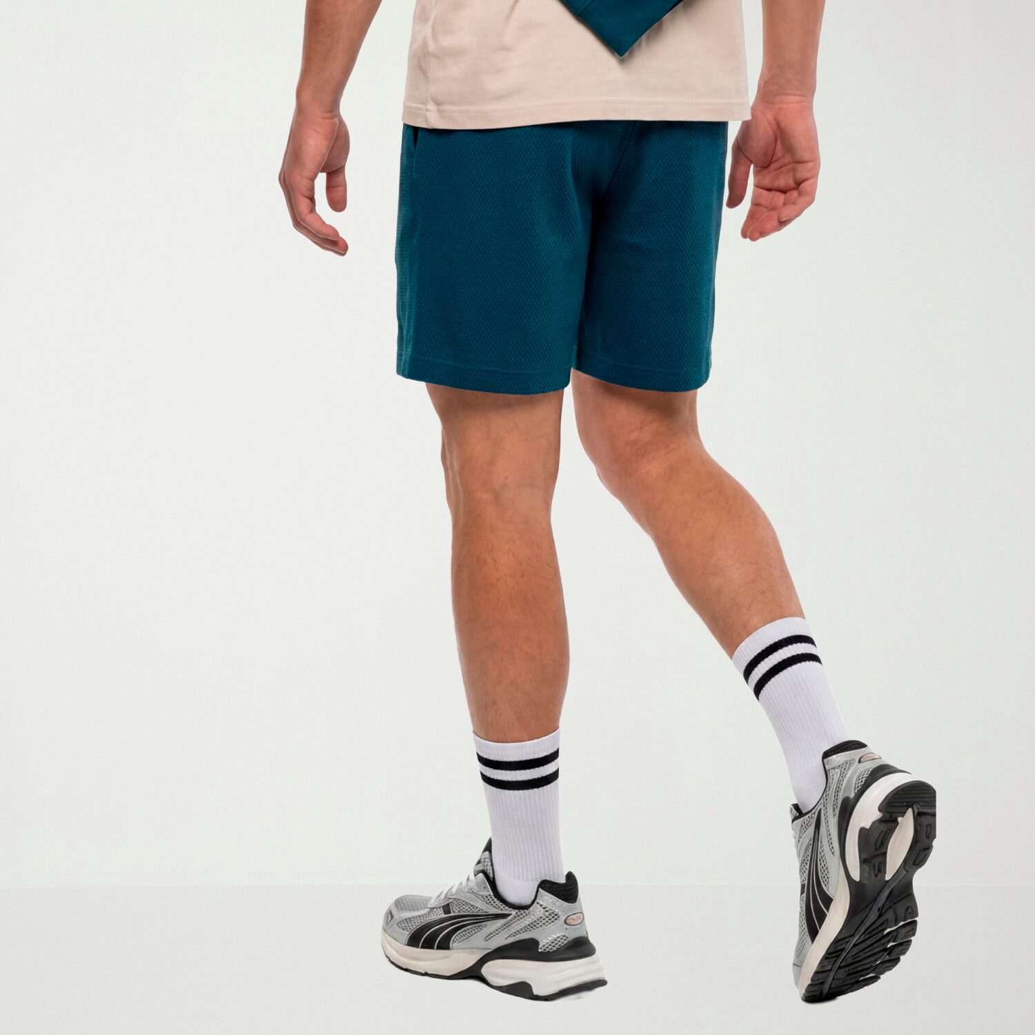PUMA Mens 8" Mid Rise Workout Shorts