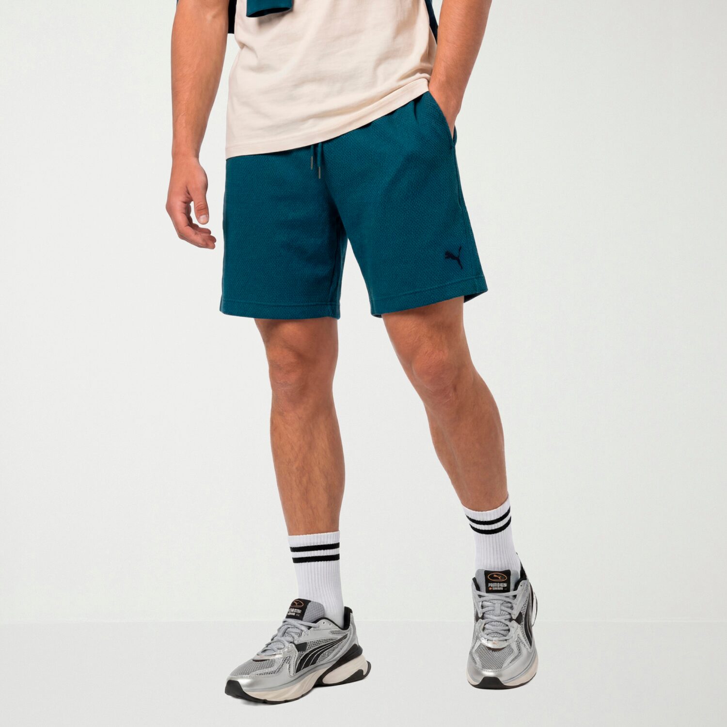 PUMA Mens 8" Mid Rise Workout Shorts