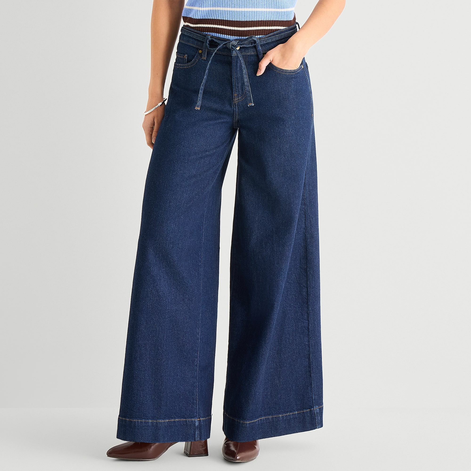 A.N.A Womens Mid Rise Wide Leg Jean