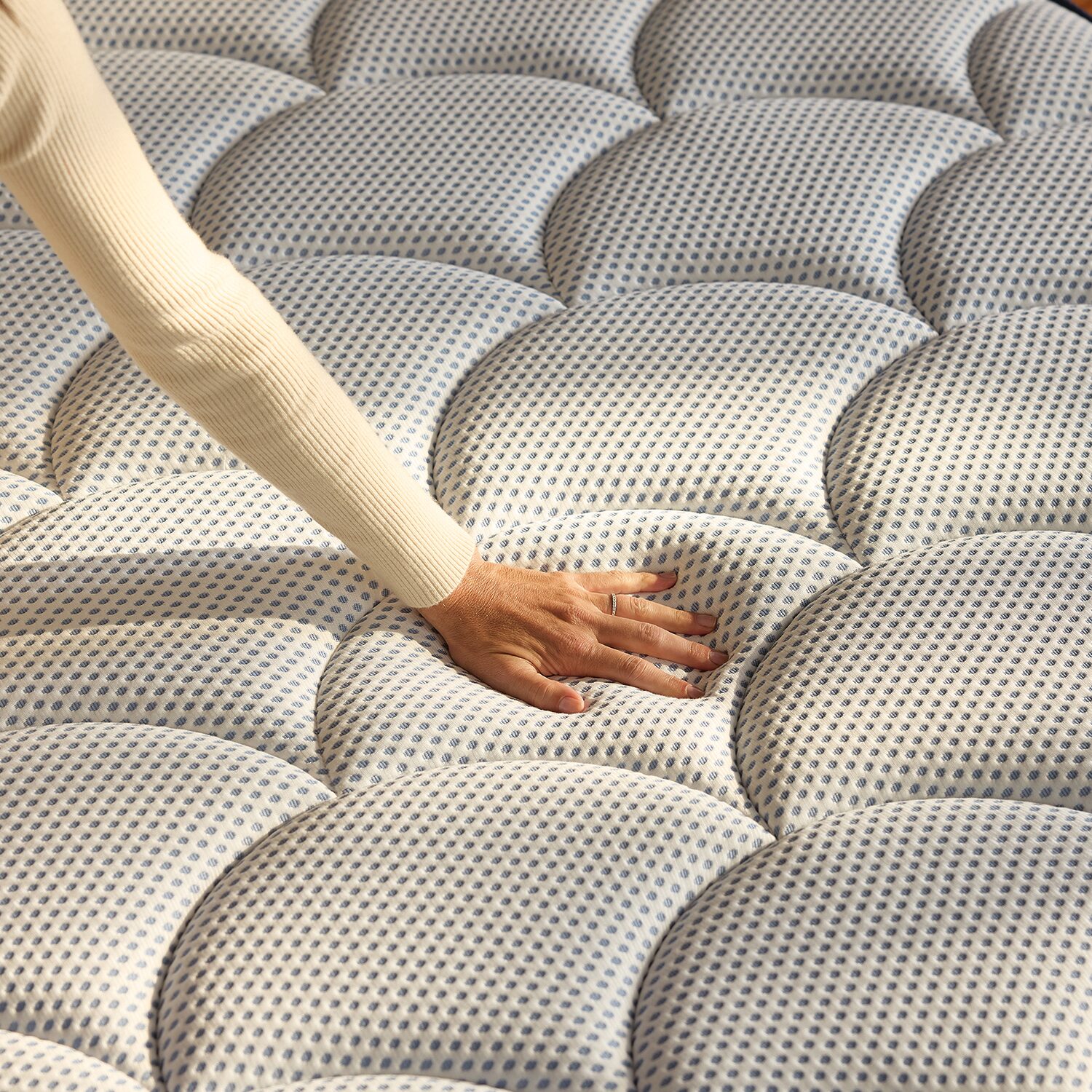 Signature Design by Ashley DreamCloud 13" Hybrid Premier 4.0 Plush Euro Top - Mattress A Box