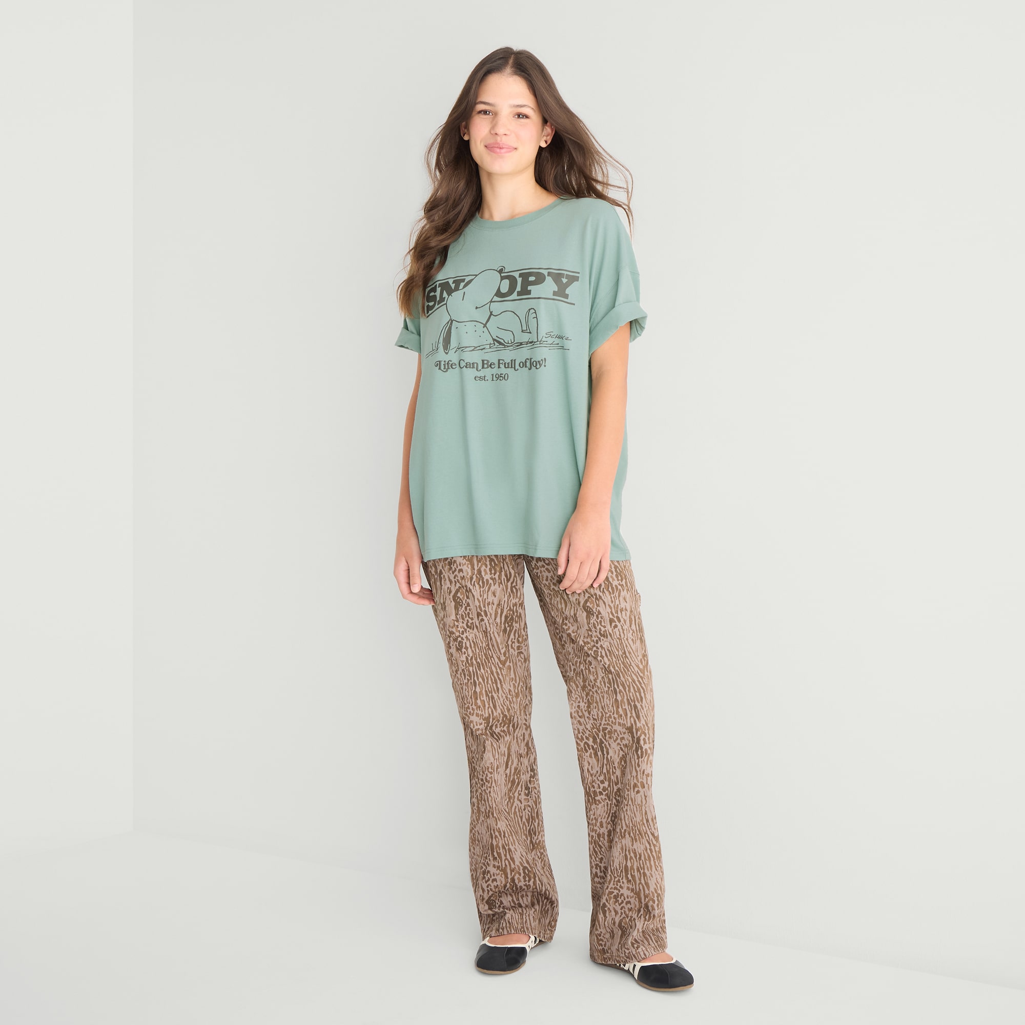 Womens Juniors Crew Neck Short Sleeve Oversized Peanuts Graphic T-Shirt