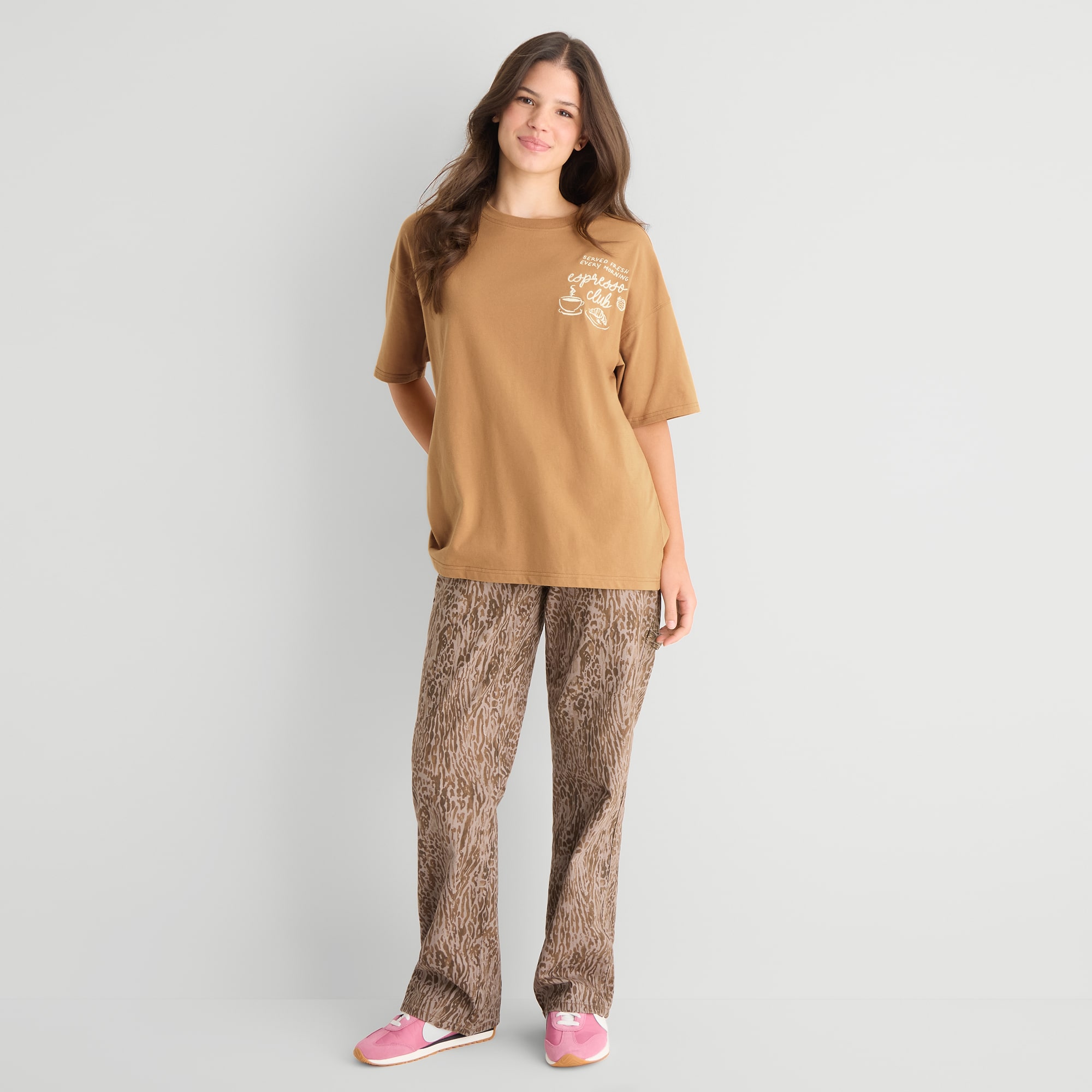 Womens Juniors Crew Neck Short Sleeve Oversized Graphic T-Shirt