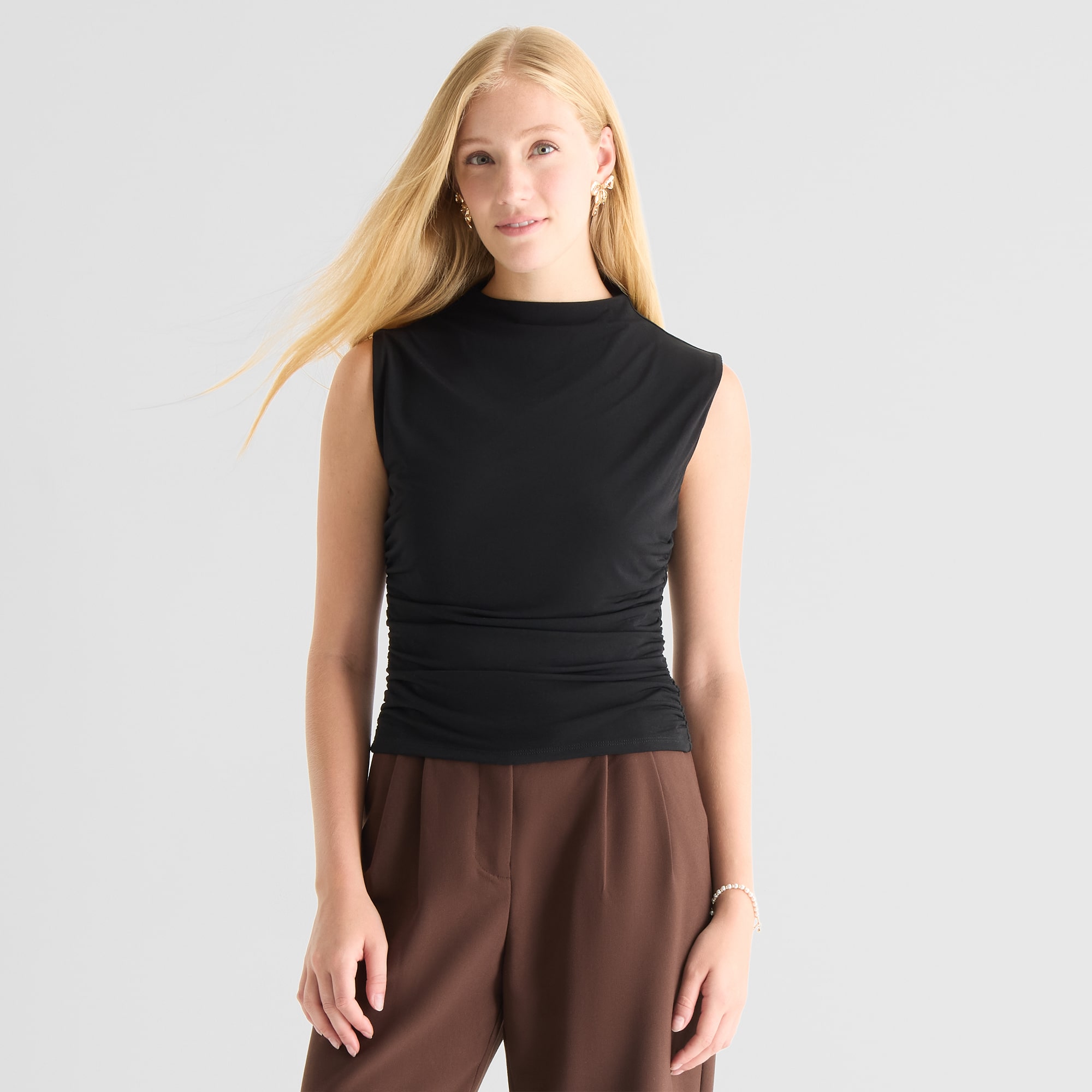 by&by Womens Juniors Mock Neck Sleeveless Blouse