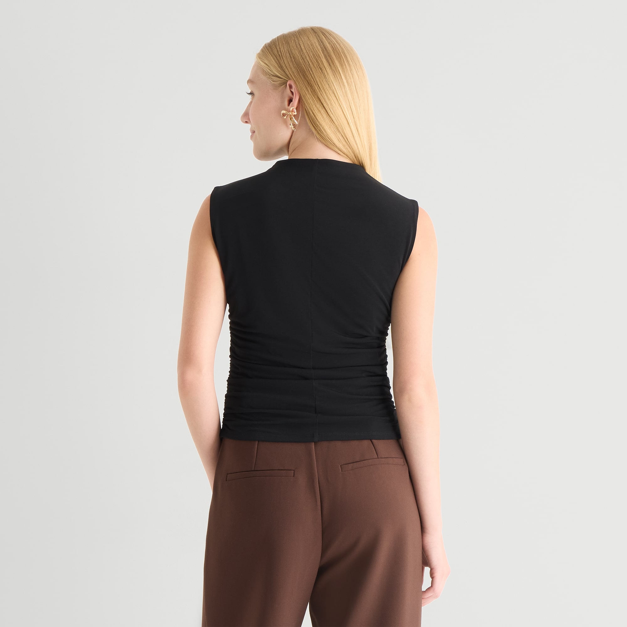 by&by Womens Juniors Mock Neck Sleeveless Blouse