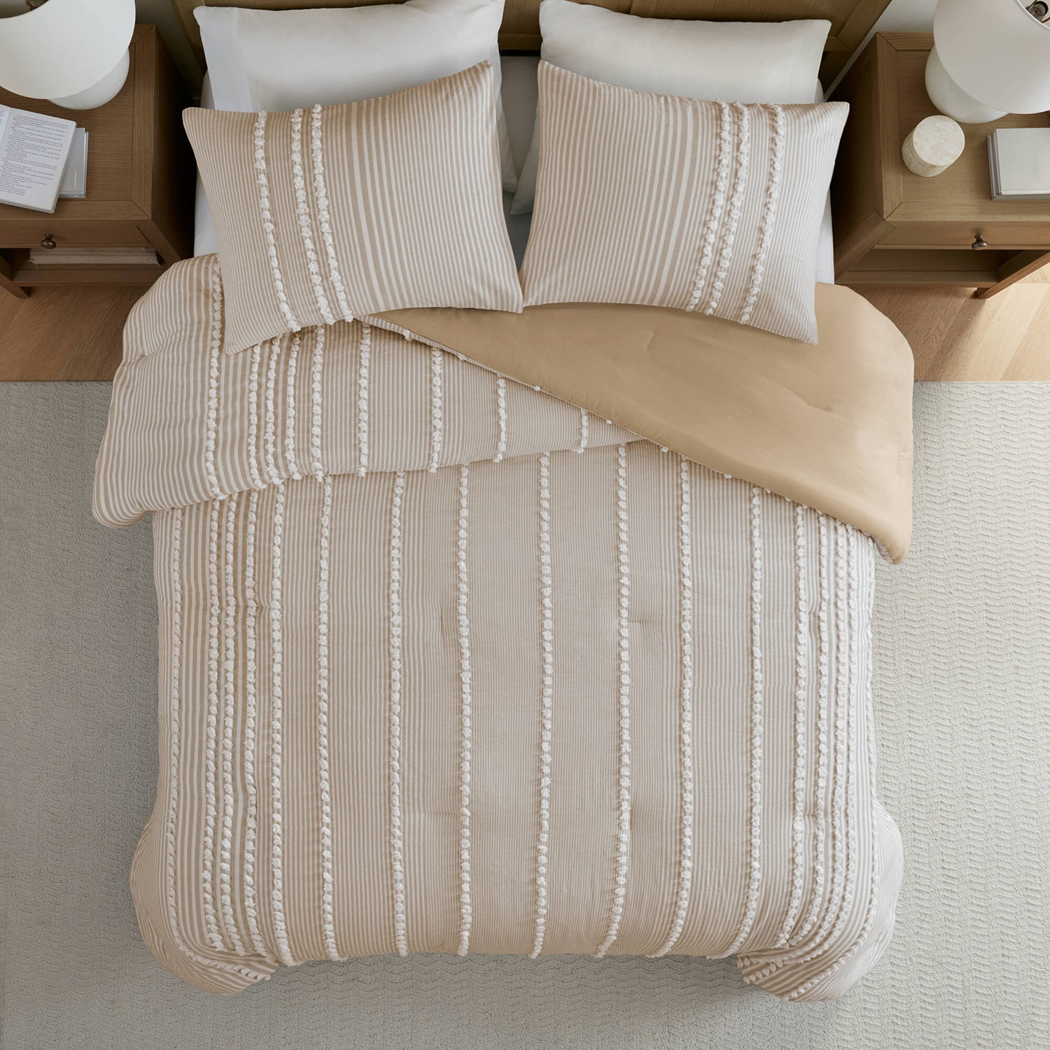 Harbor House Anslee 3-pc. Midweight Embroidered Comforter Set