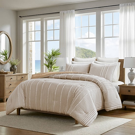 Harbor House Anslee 3-pc. Midweight Embroidered Comforter Set