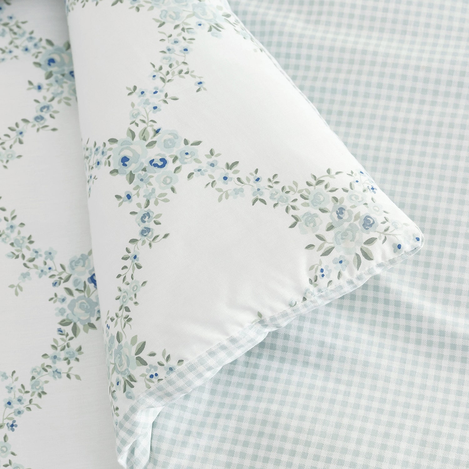 Martha Stewart Romantic Trellis Comforter Set