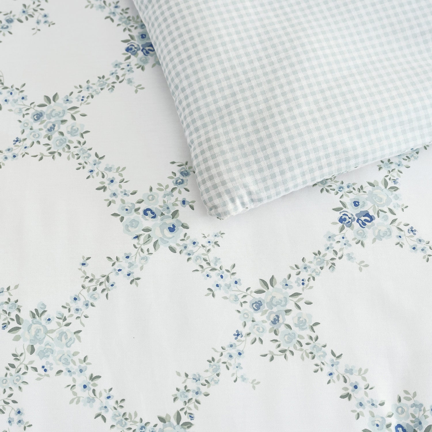 Martha Stewart Romantic Trellis Comforter Set