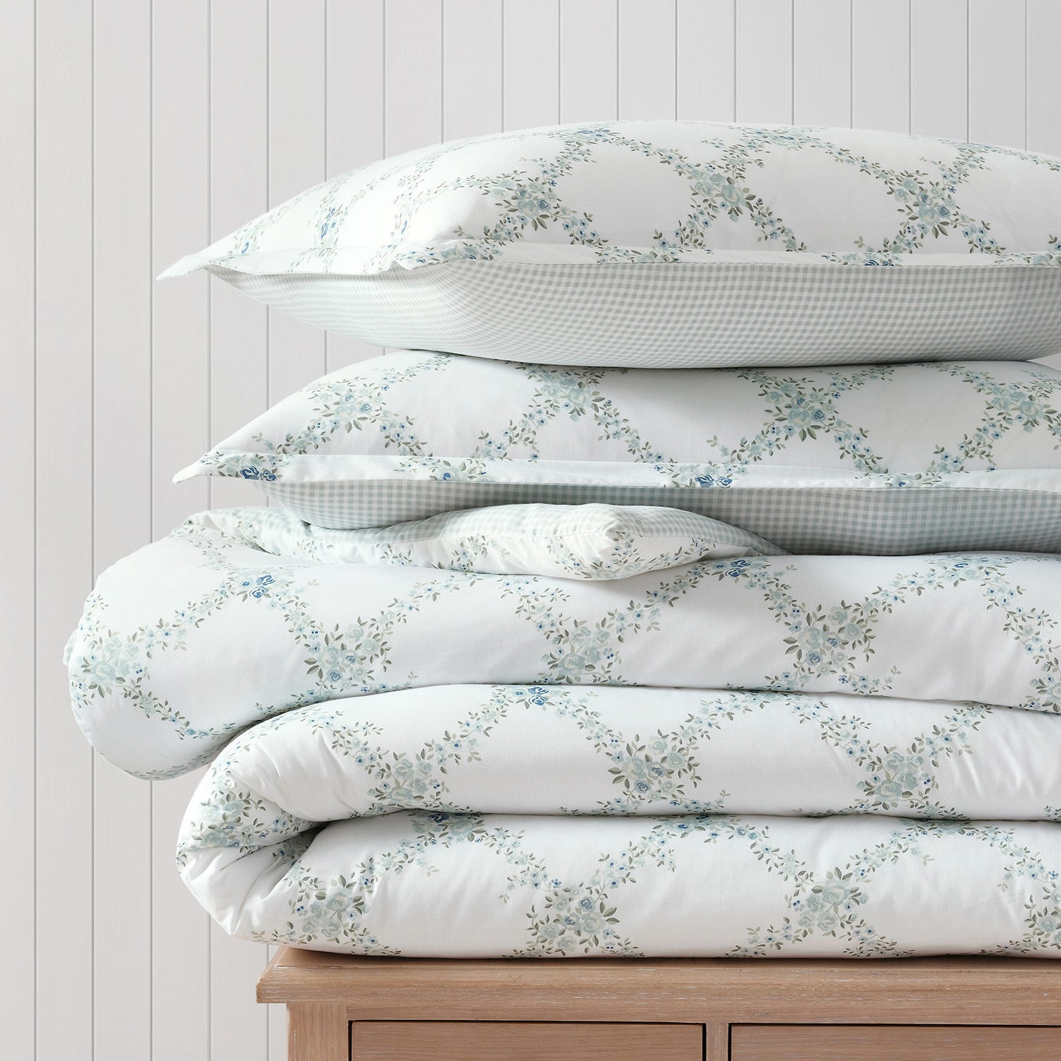 Martha Stewart Romantic Trellis Comforter Set
