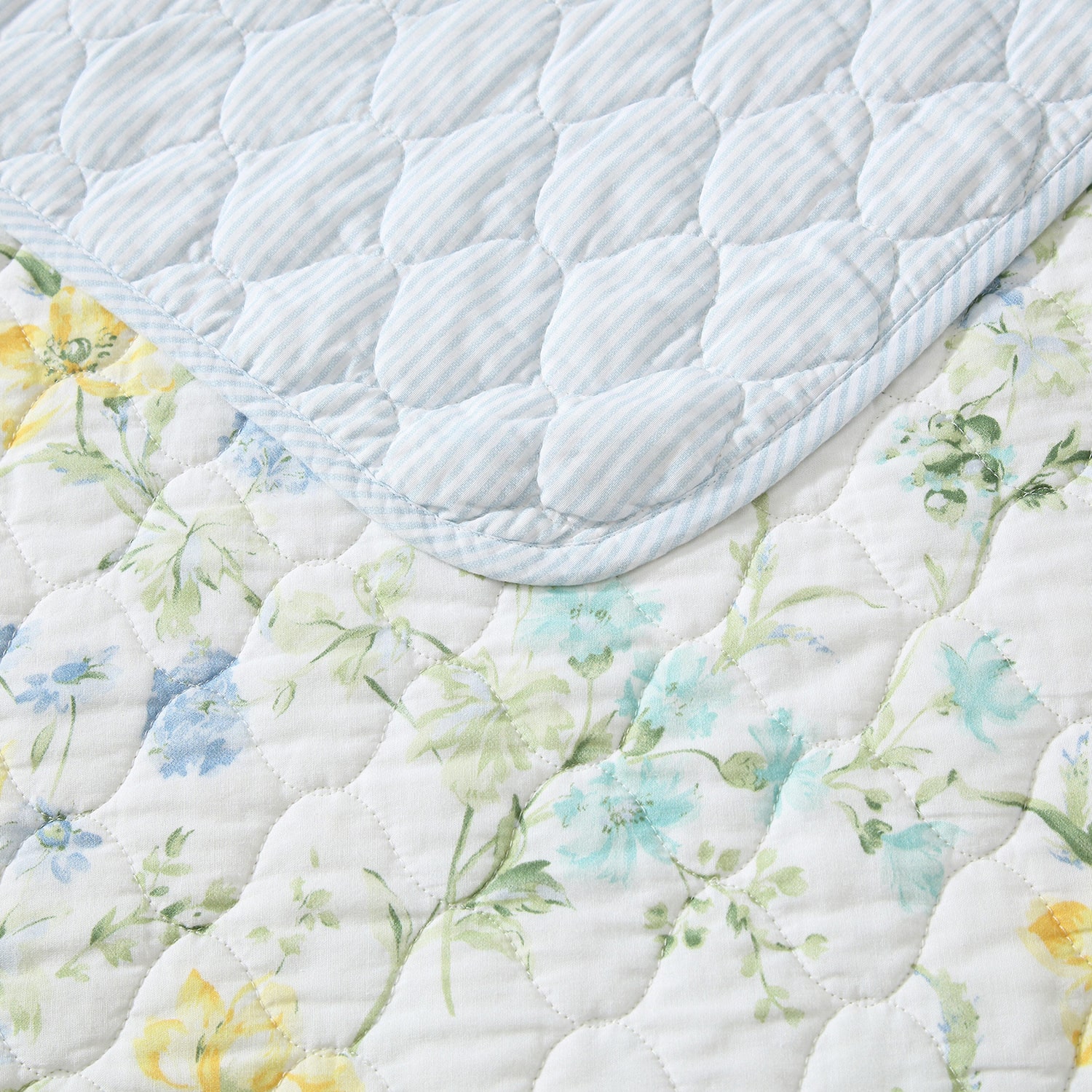 Laura Ashley Poppy Meadow Quilt Set