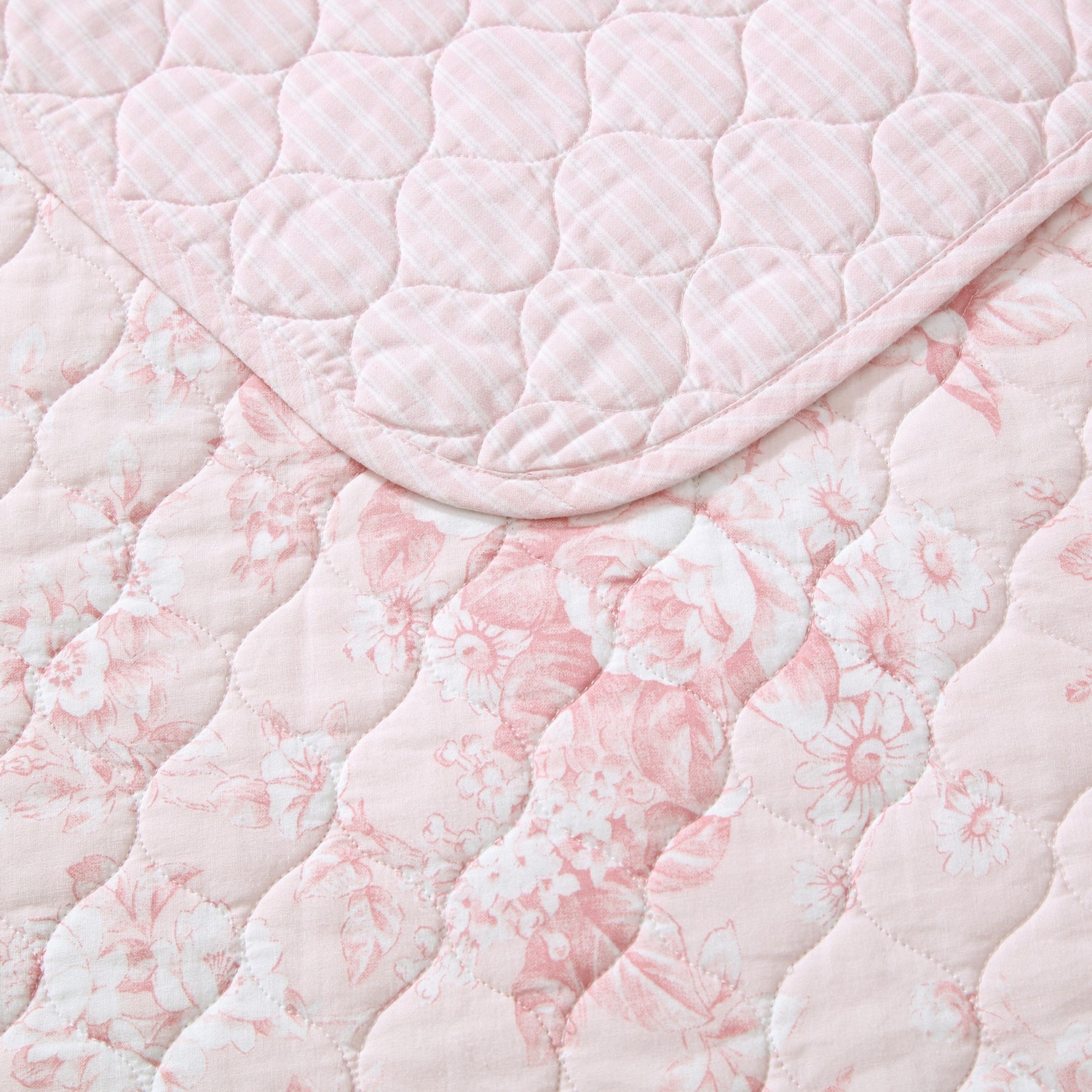 Laura Ashley Toile Delightful Quilt Set