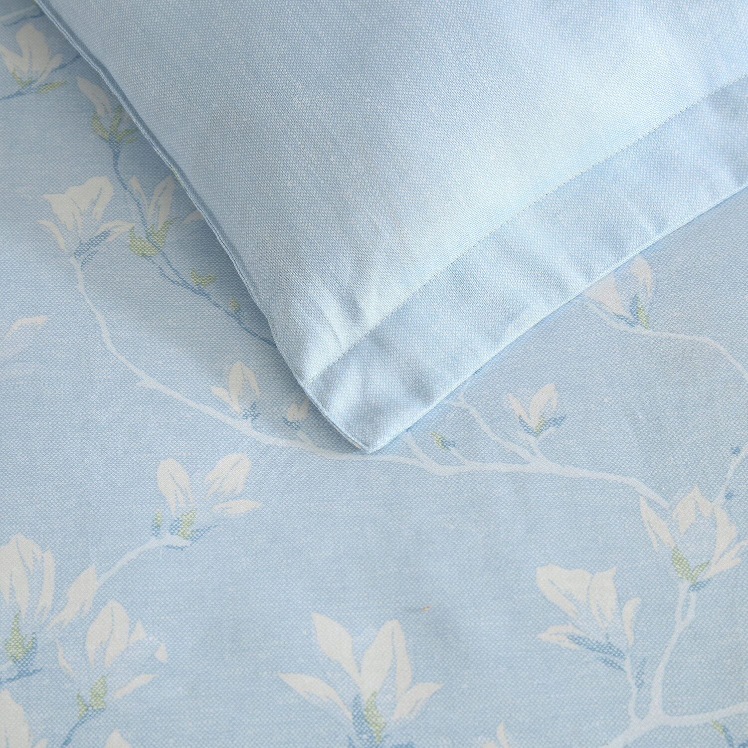 Laura Ashley Magnolia Grove Comforter Set