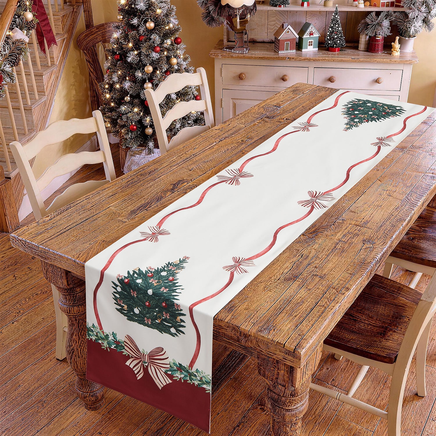 Avanti Heirloom Noel Table Runner